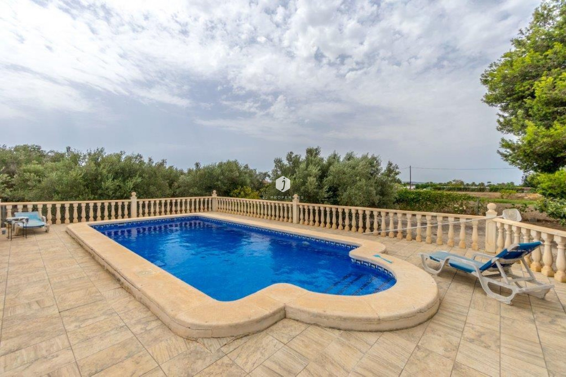 Segunda mano - Casa de campo -
Dolores - Costa Blanca