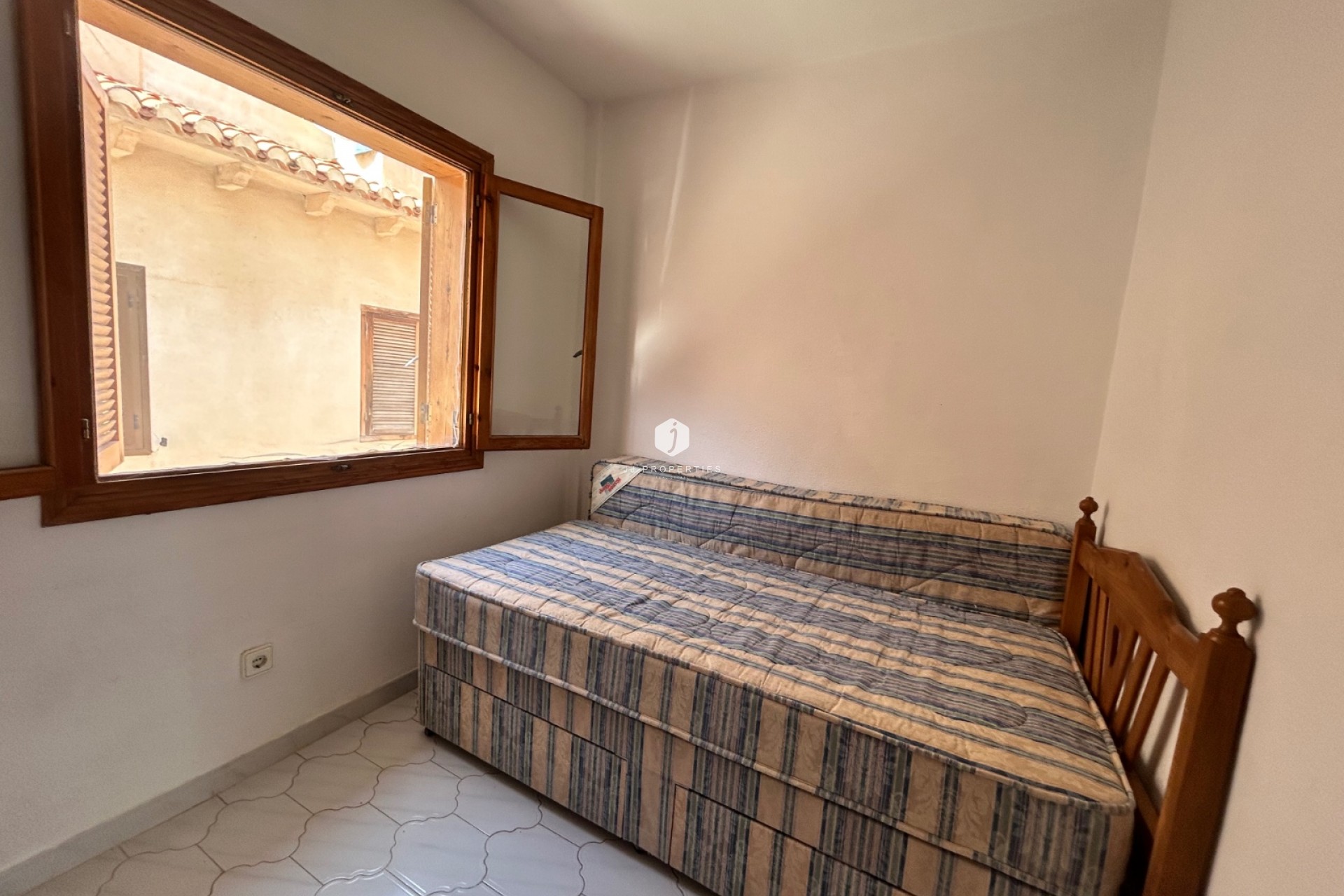 Segunda mano - Chalet -
El Chaparral - Inland