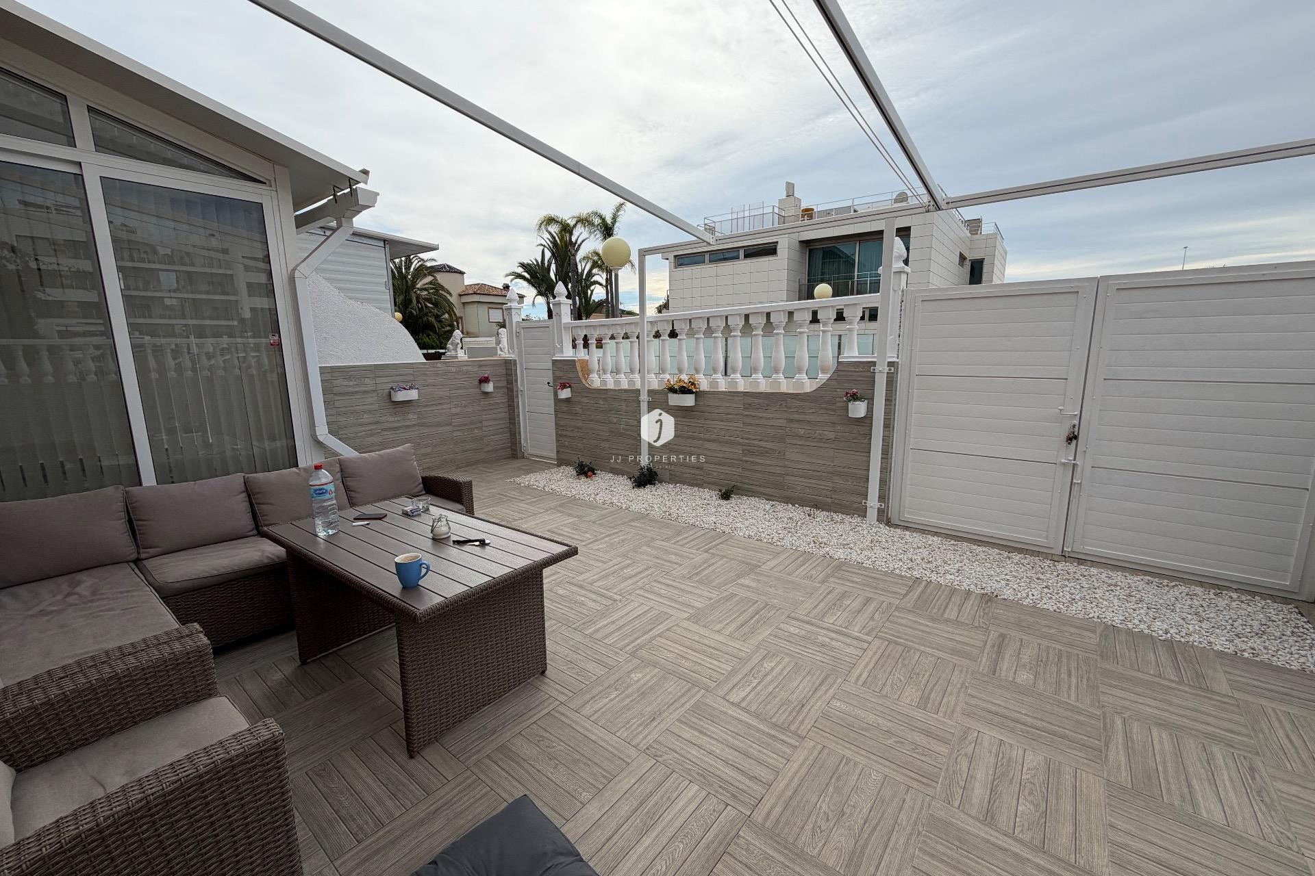 Segunda mano - Chalet -
Orihuela Costa - La Zenia