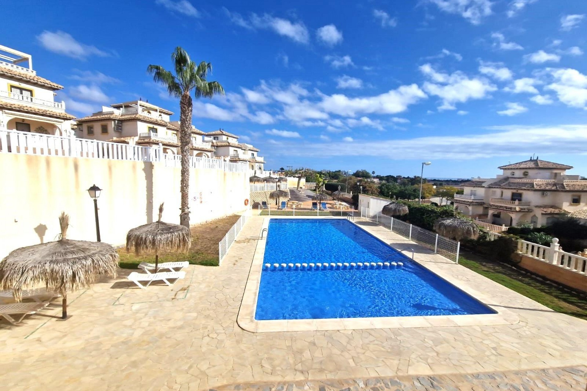 Segunda mano - Chalet -
Orihuela Costa - Montezenia