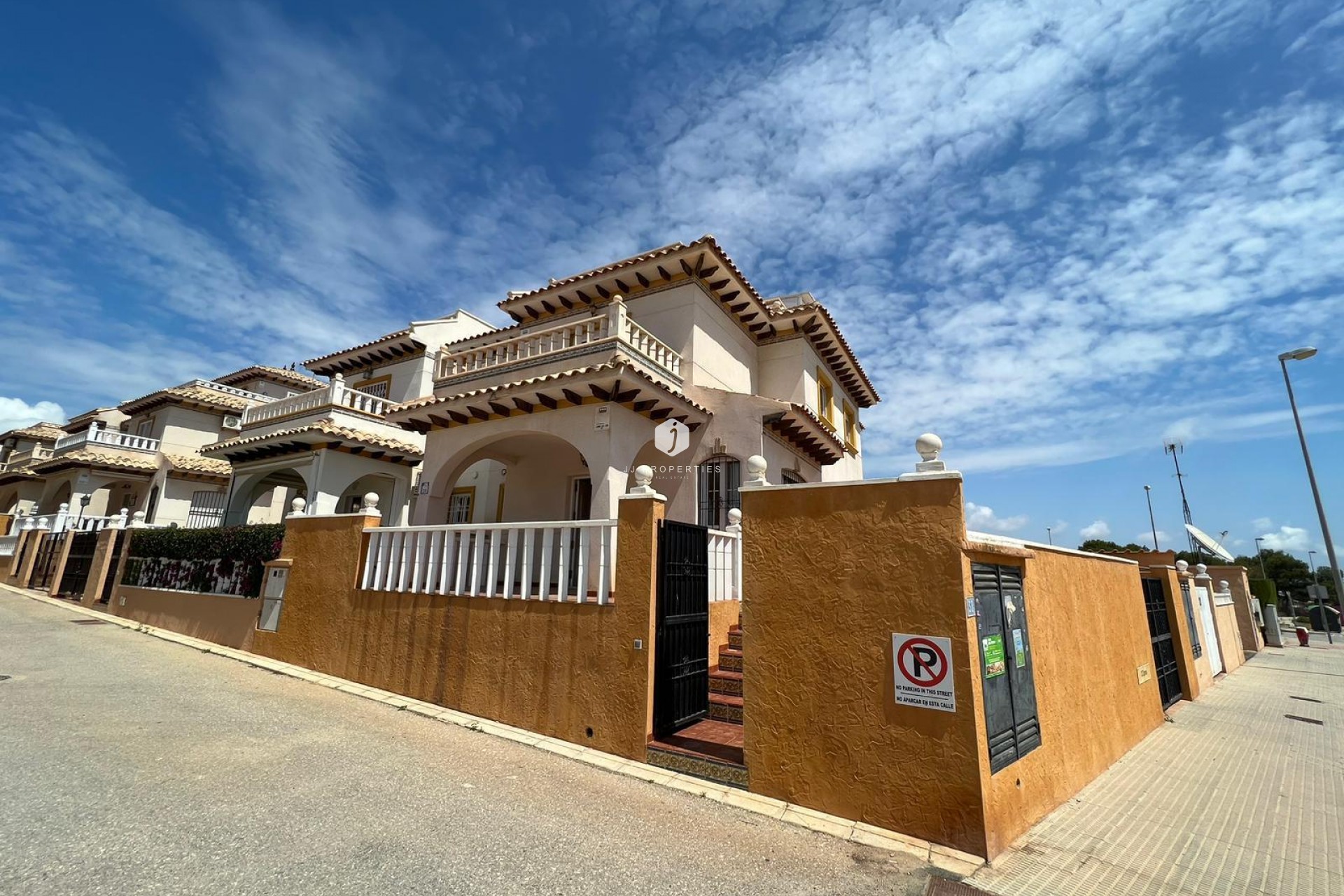 Segunda mano - Chalet -
Orihuela Costa - Montezenia