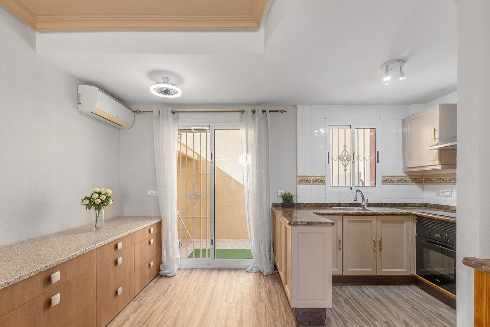 Segunda mano - Chalet -
Orihuela Costa - Villamartín