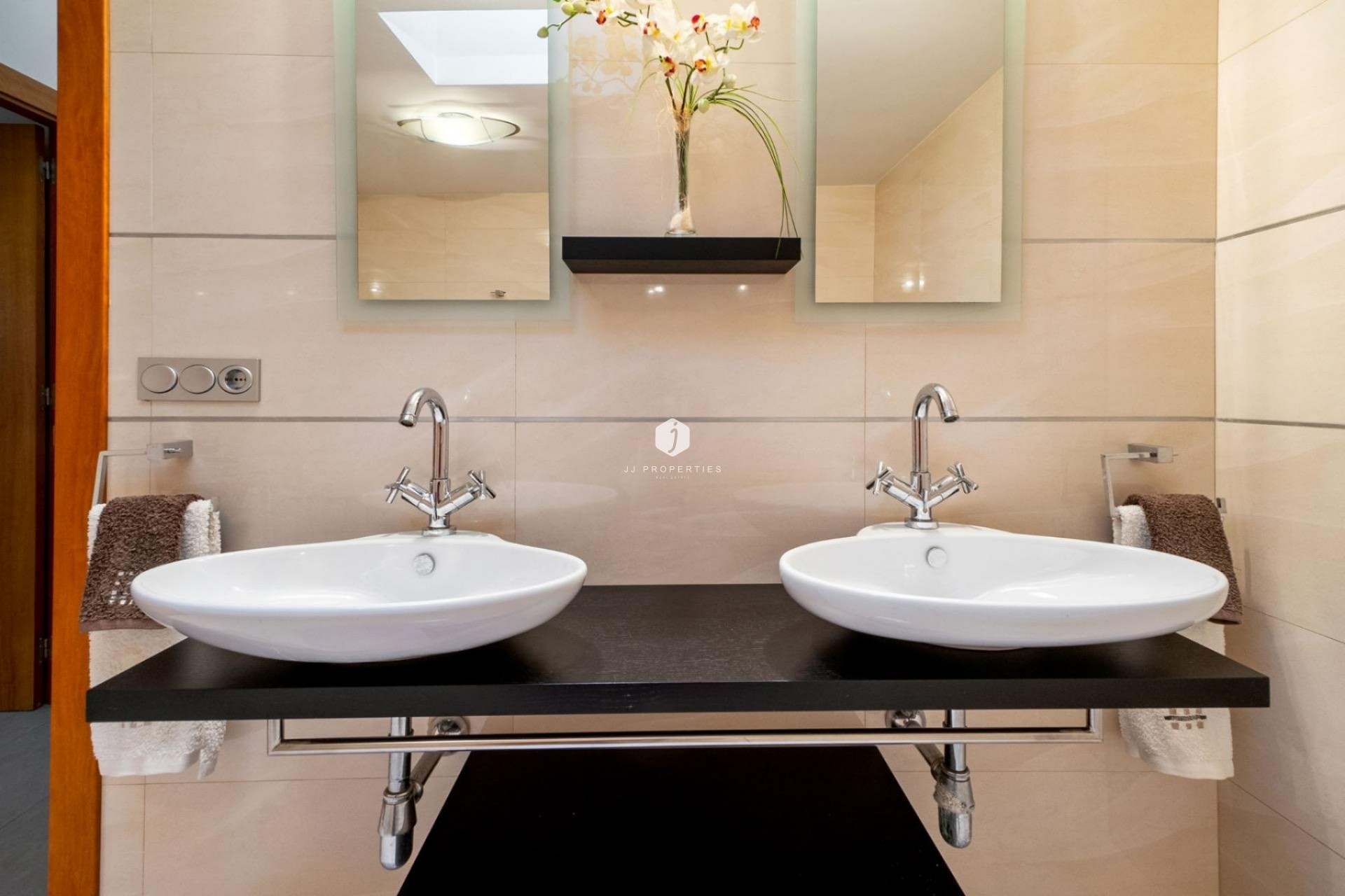 Segunda mano - Chalet -
Rojales