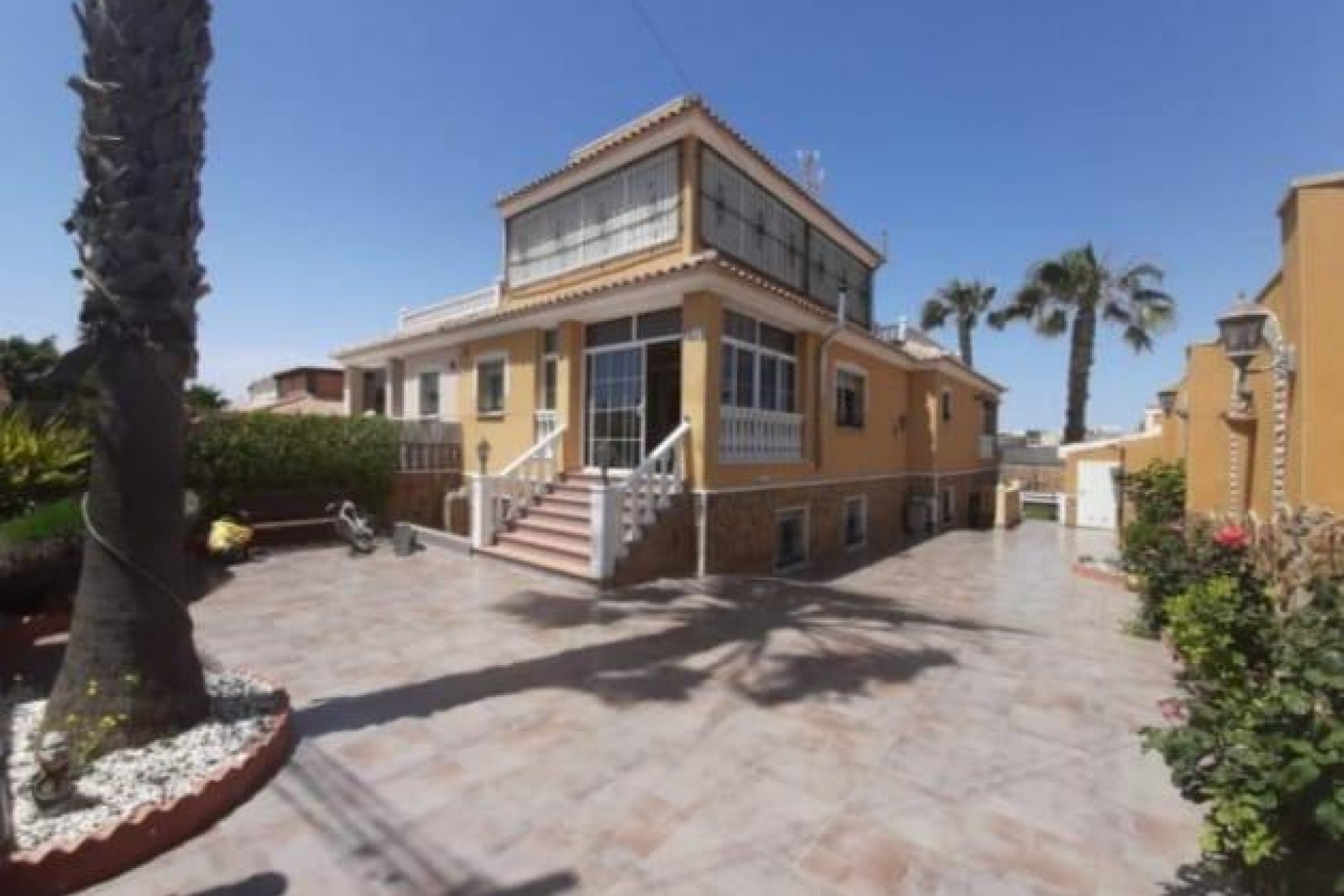 Segunda mano - Chalet -
Torrevieja - aguas nuevas