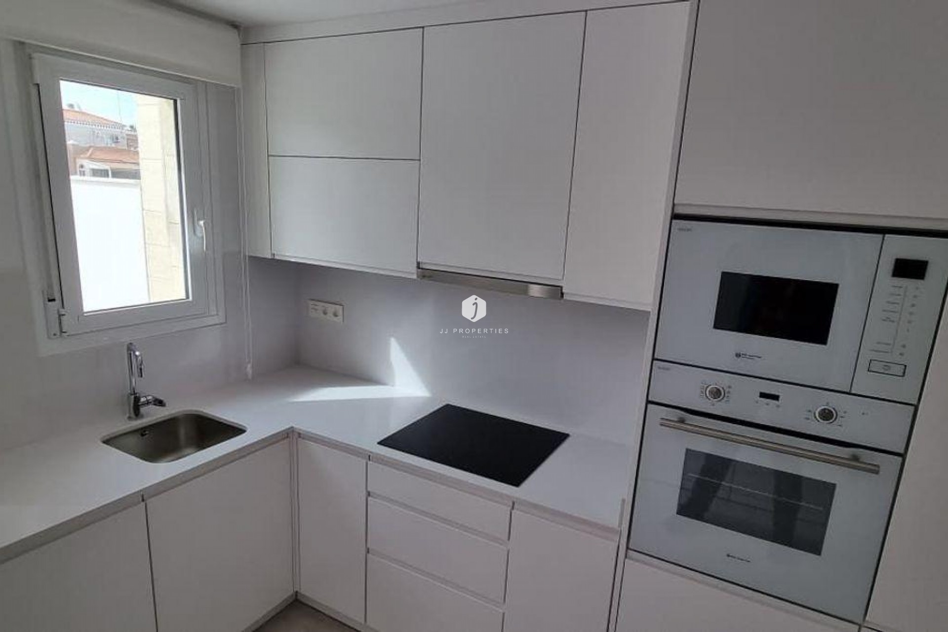 Segunda mano - Chalet -
Torrevieja - aguas nuevas