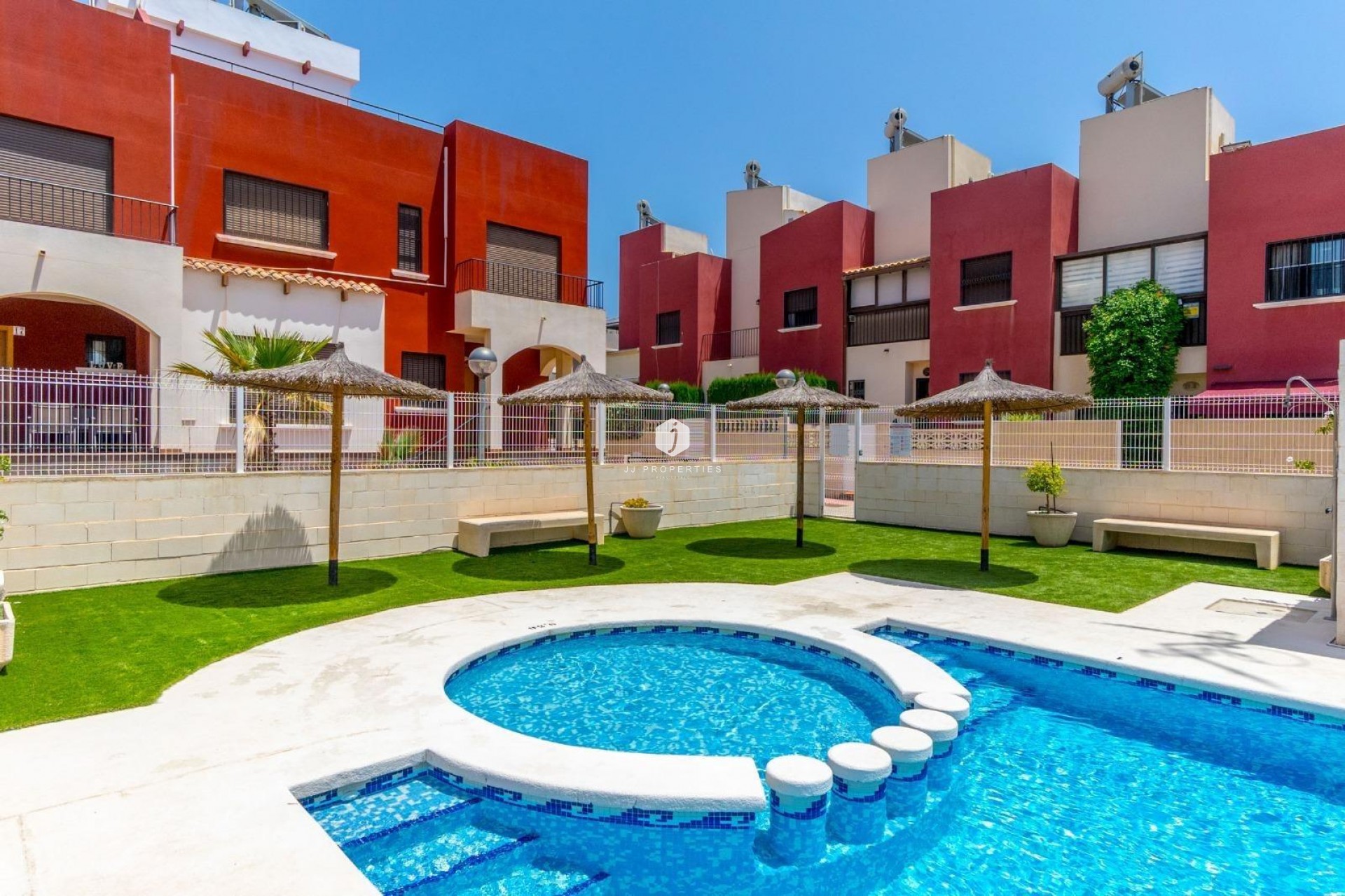 Segunda mano - Chalet -
Torrevieja - aguas nuevas