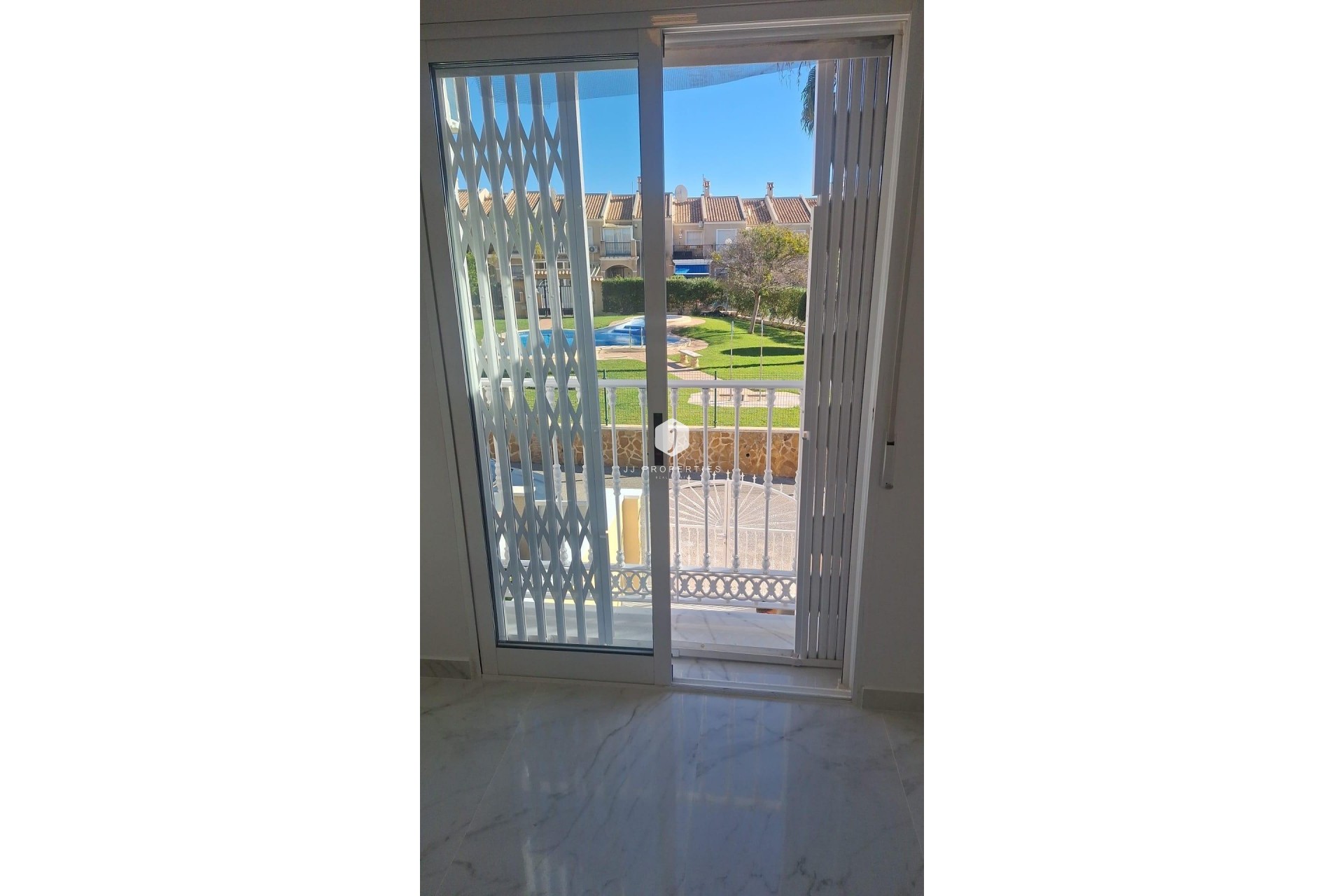 Segunda mano - Chalet -
Torrevieja - aguas nuevas