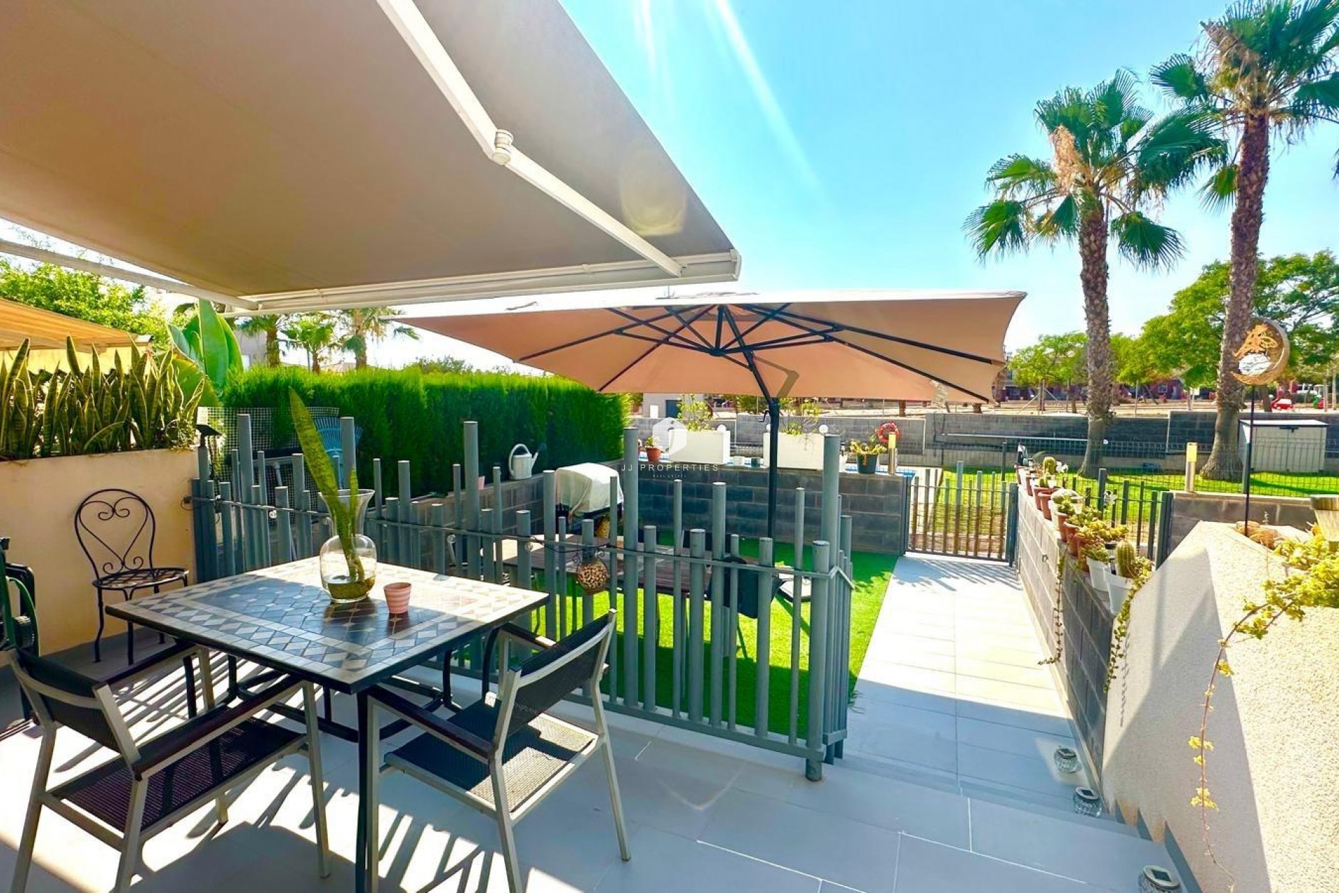 Segunda mano - Chalet -
Torrevieja - aguas nuevas