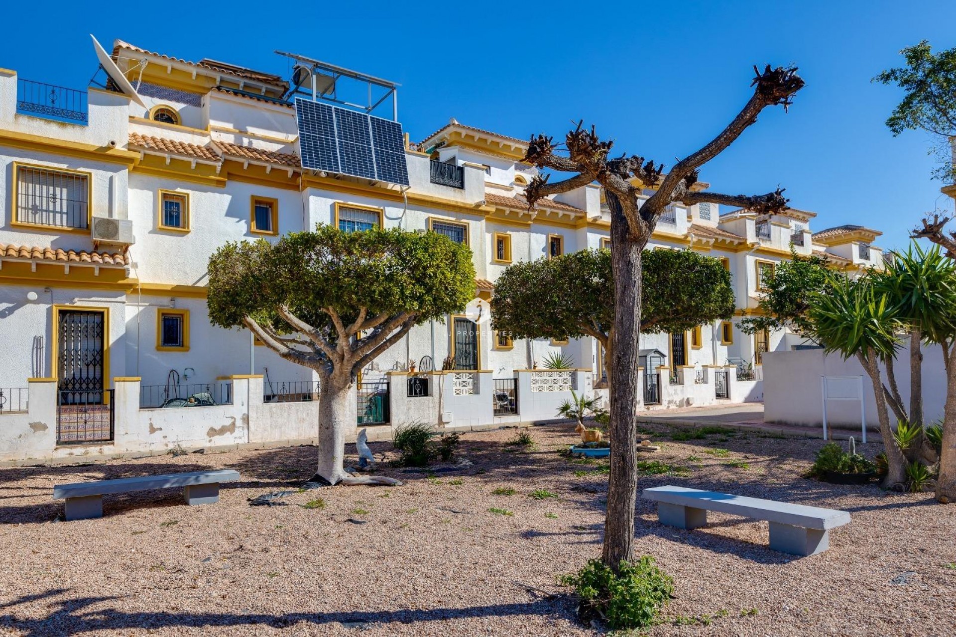 Segunda mano - Chalet -
Torrevieja - aguas nuevas