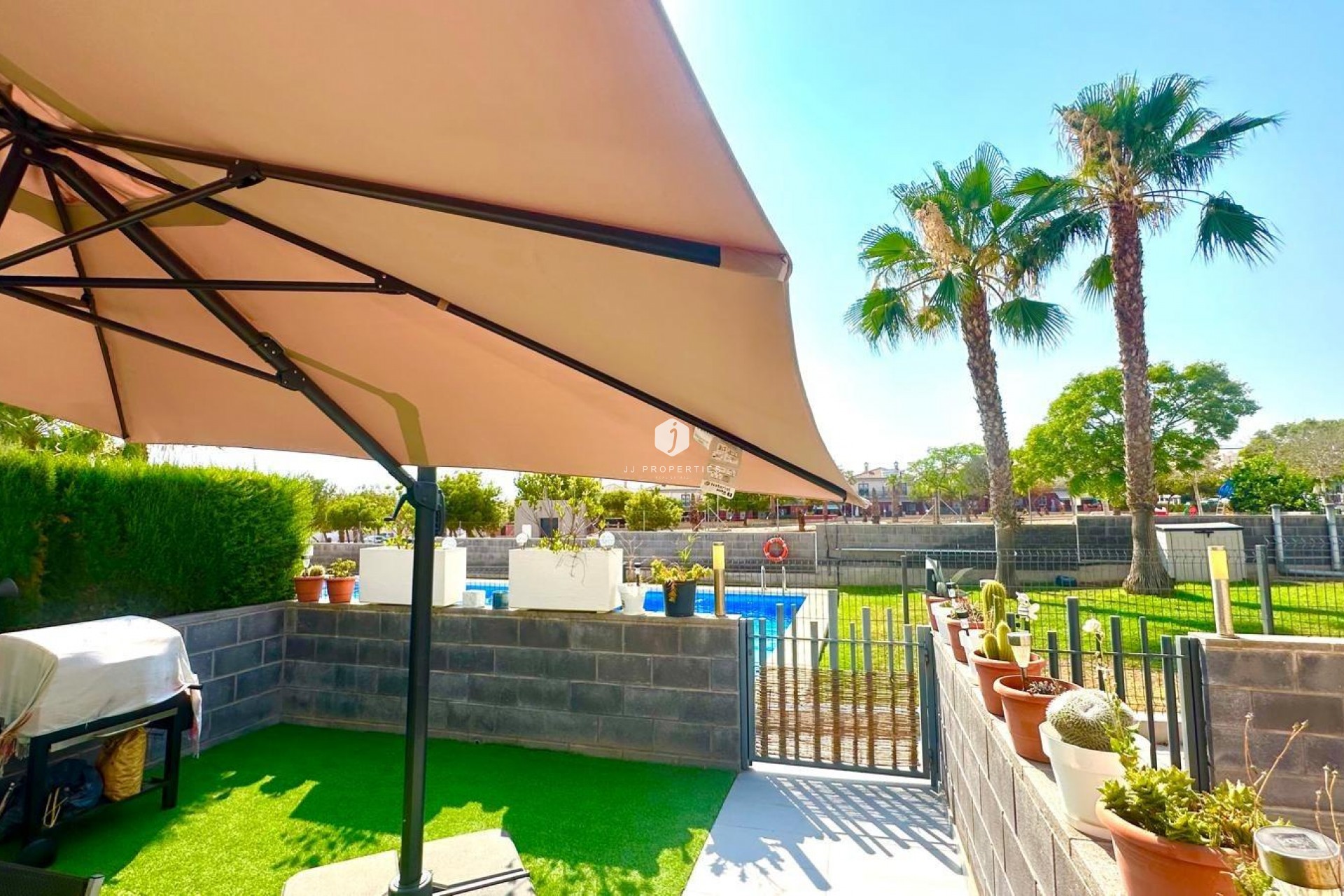 Segunda mano - Chalet -
Torrevieja - aguas nuevas