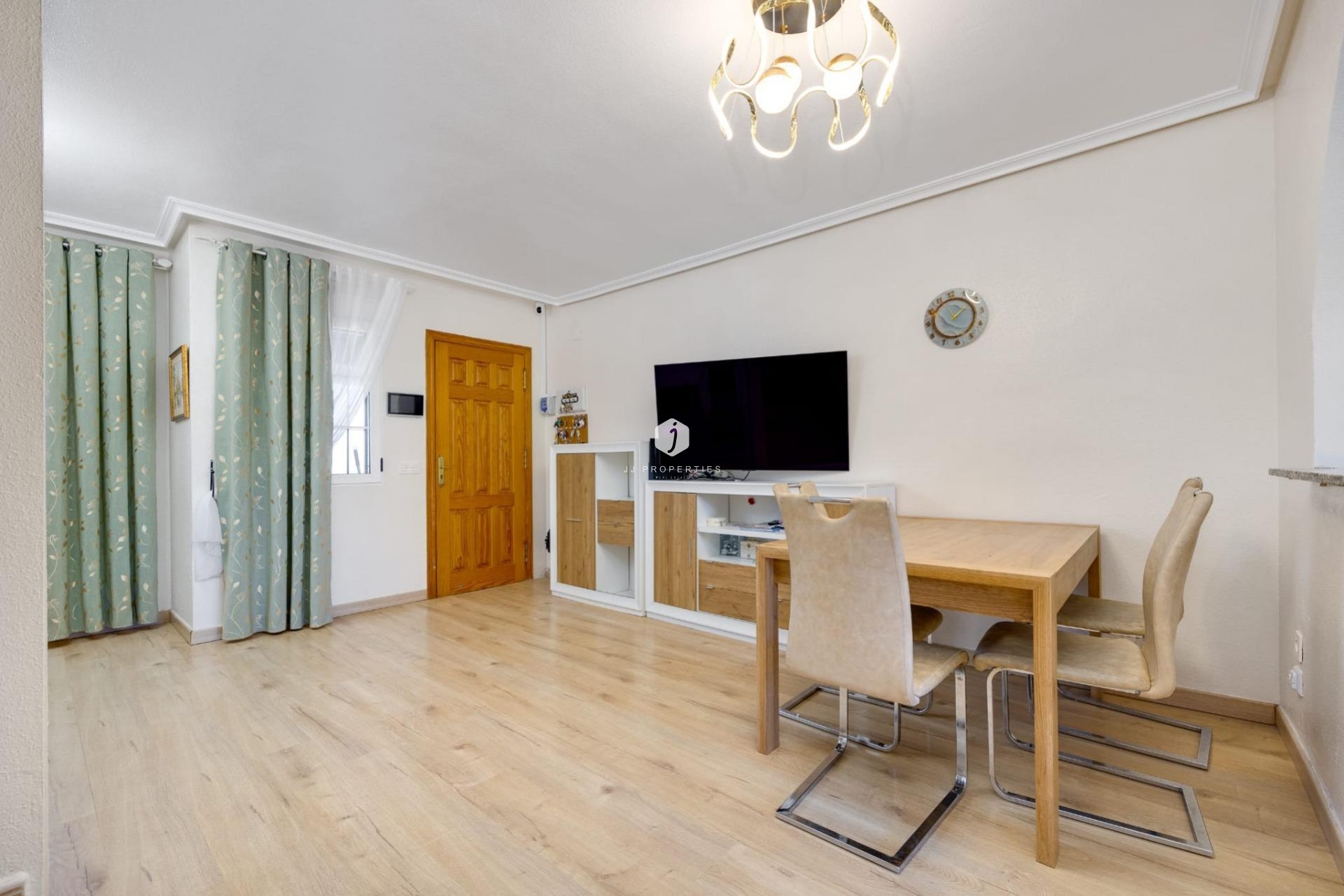 Segunda mano - Chalet -
Torrevieja - aguas nuevas