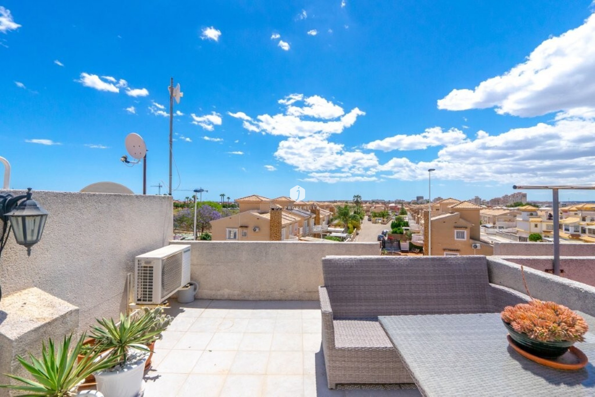 Segunda mano - Chalet -
Torrevieja - aguas nuevas