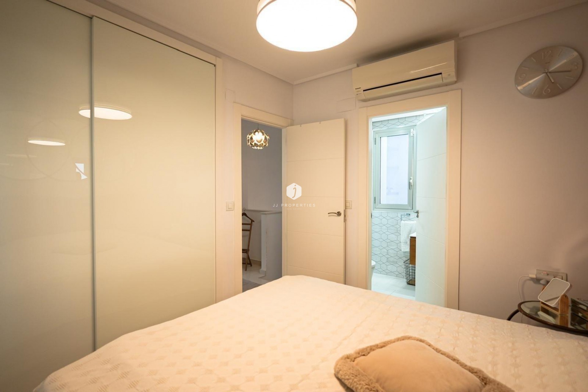 Segunda mano - Chalet -
Torrevieja - aguas nuevas