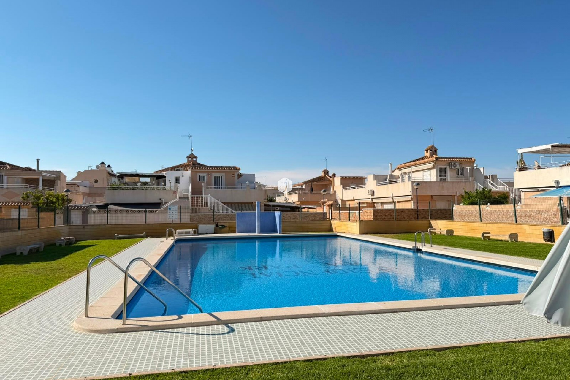 Segunda mano - Chalet -
Torrevieja - Carrefour