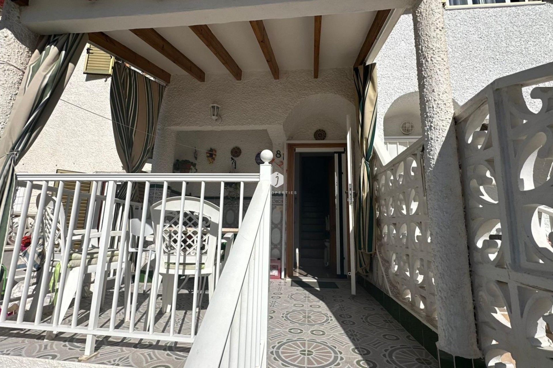 Segunda mano - Chalet -
Torrevieja - Centro