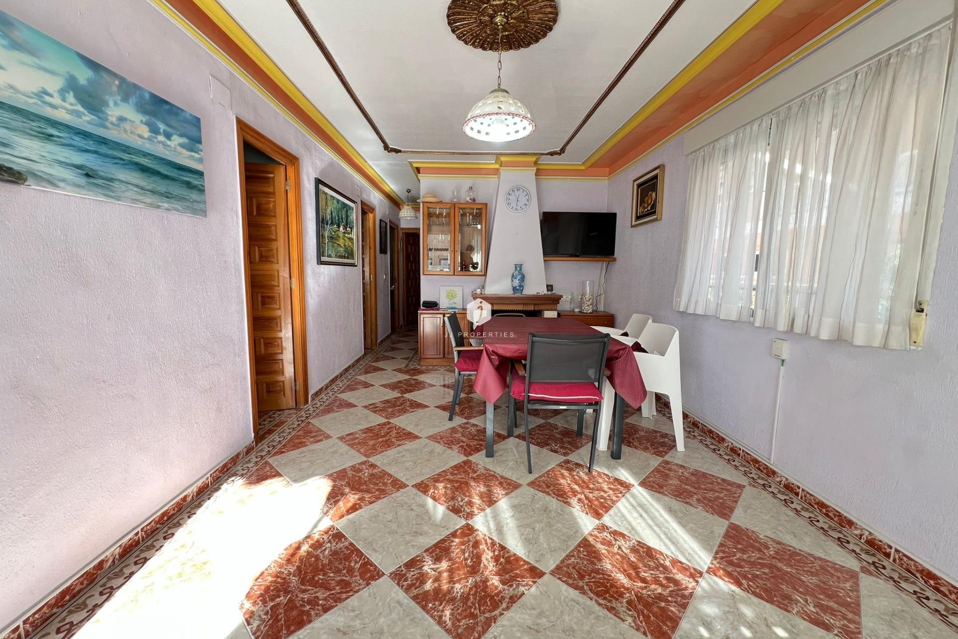 Segunda mano - Chalet -
Torrevieja - La Mata