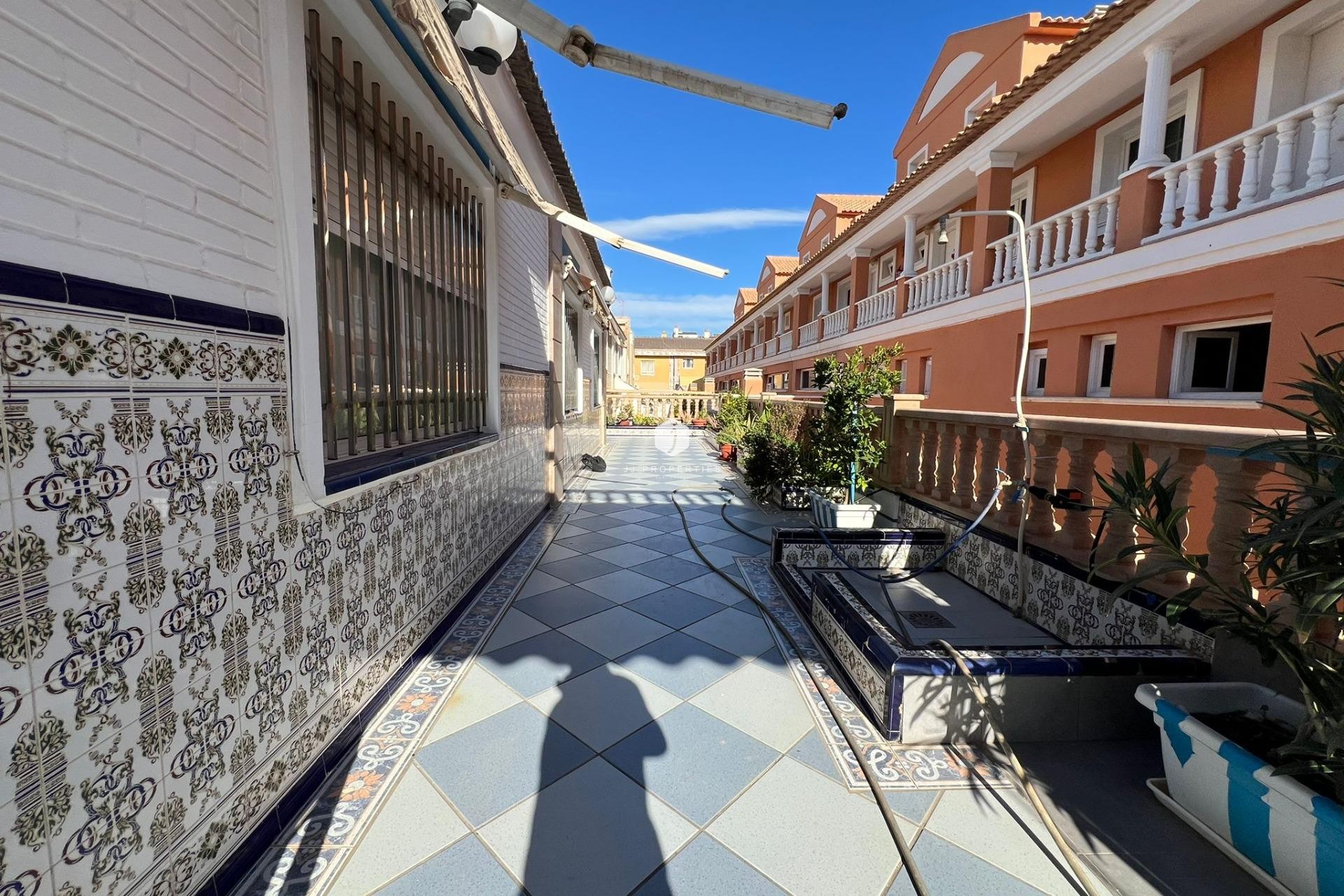 Segunda mano - Chalet -
Torrevieja - La Mata