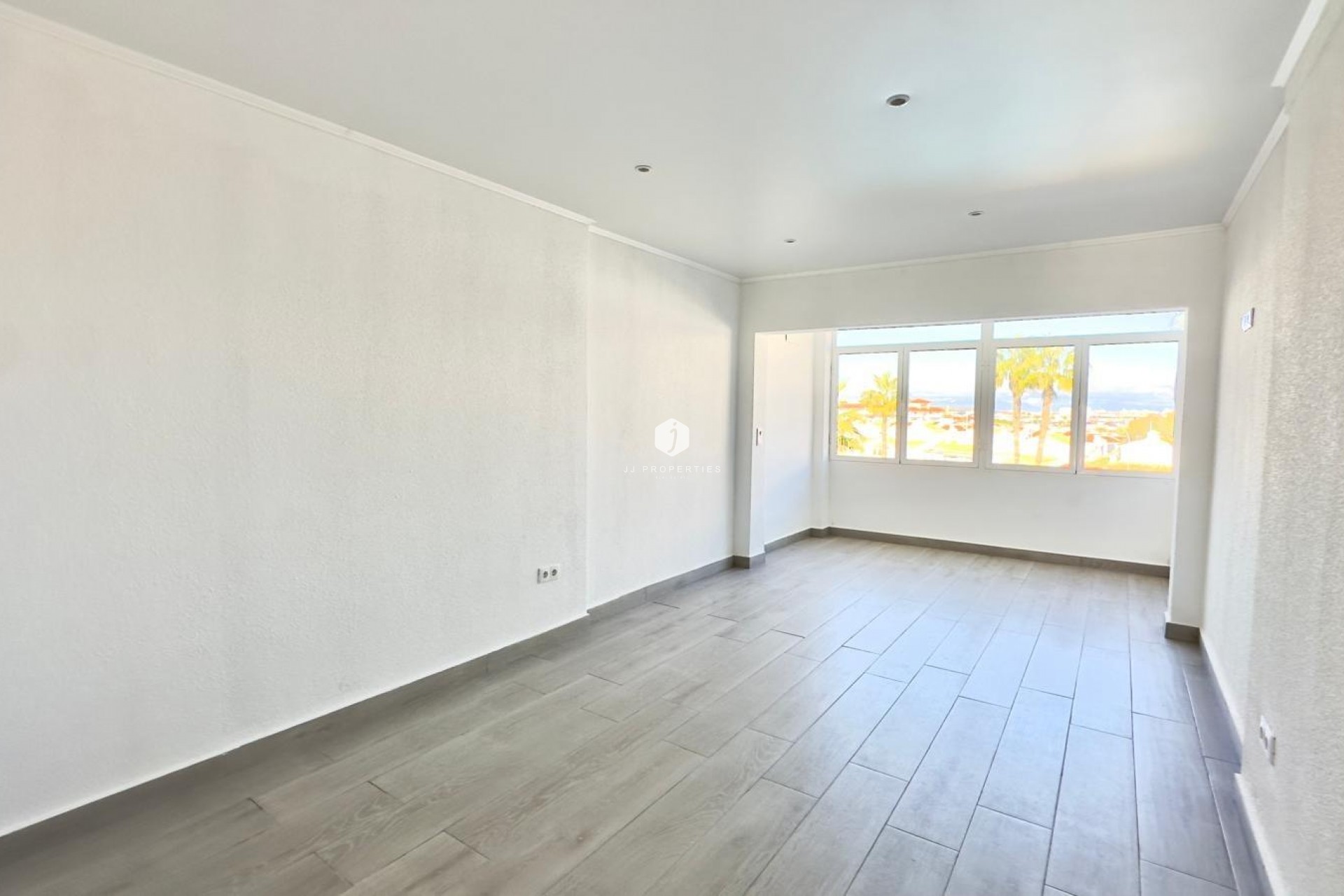 Segunda mano - Chalet -
Torrevieja - La Mata