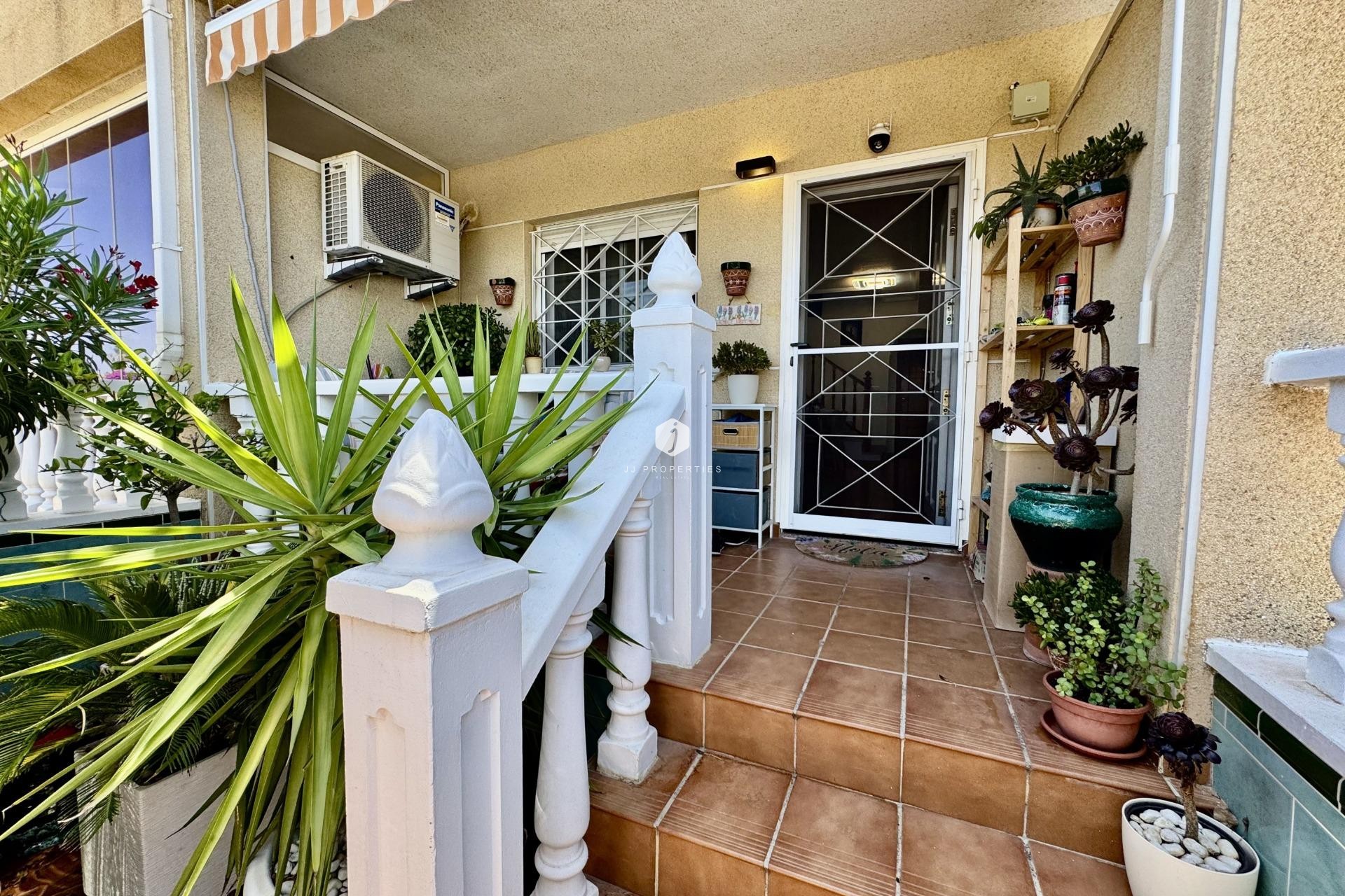 Segunda mano - Chalet -
Torrevieja - La Siesta - El Salado - Torreta