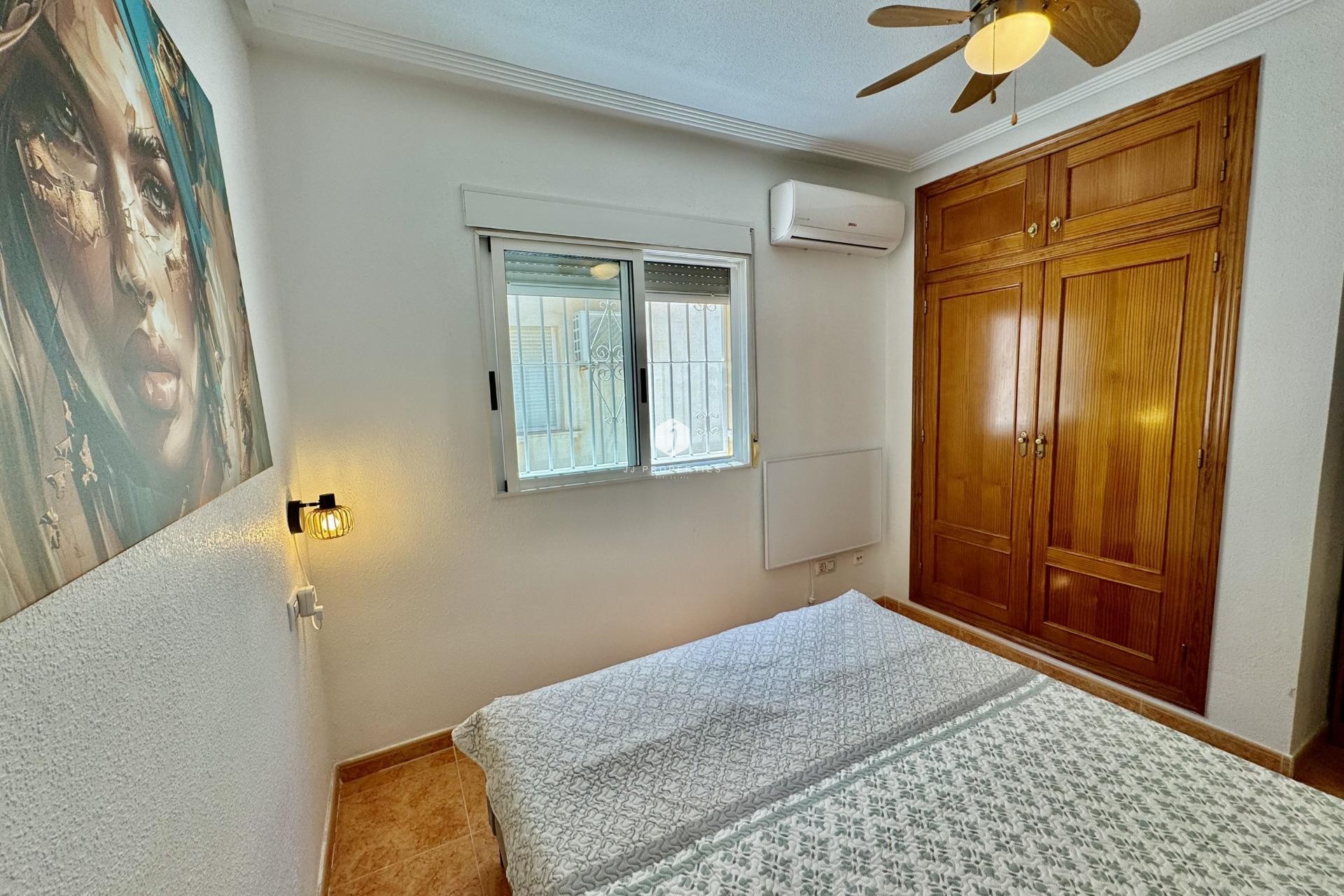 Segunda mano - Chalet -
Torrevieja - La Siesta - El Salado - Torreta