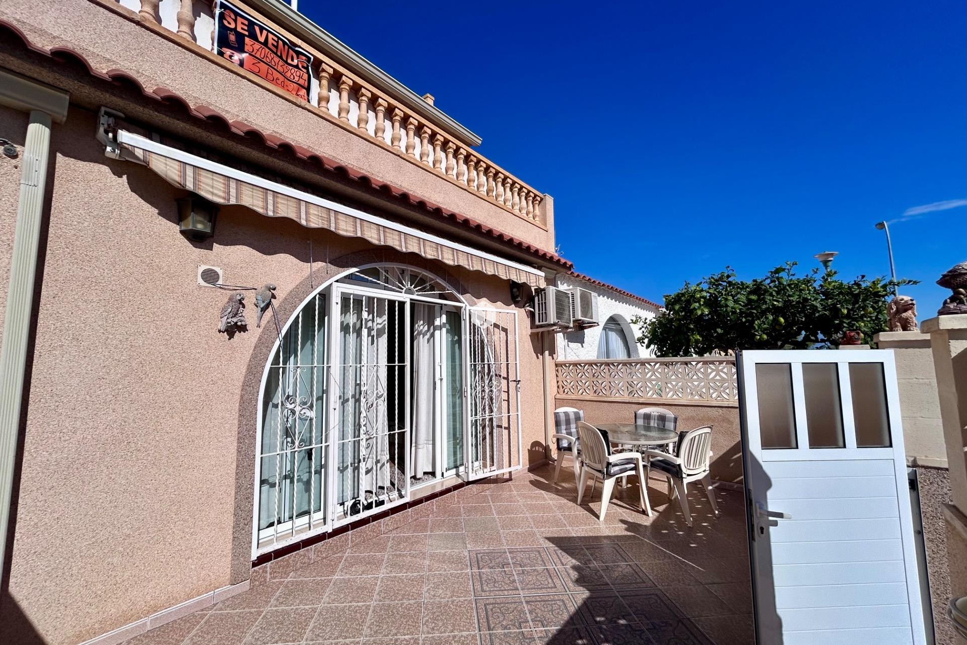 Segunda mano - Chalet -
Torrevieja - La Siesta - El Salado - Torreta