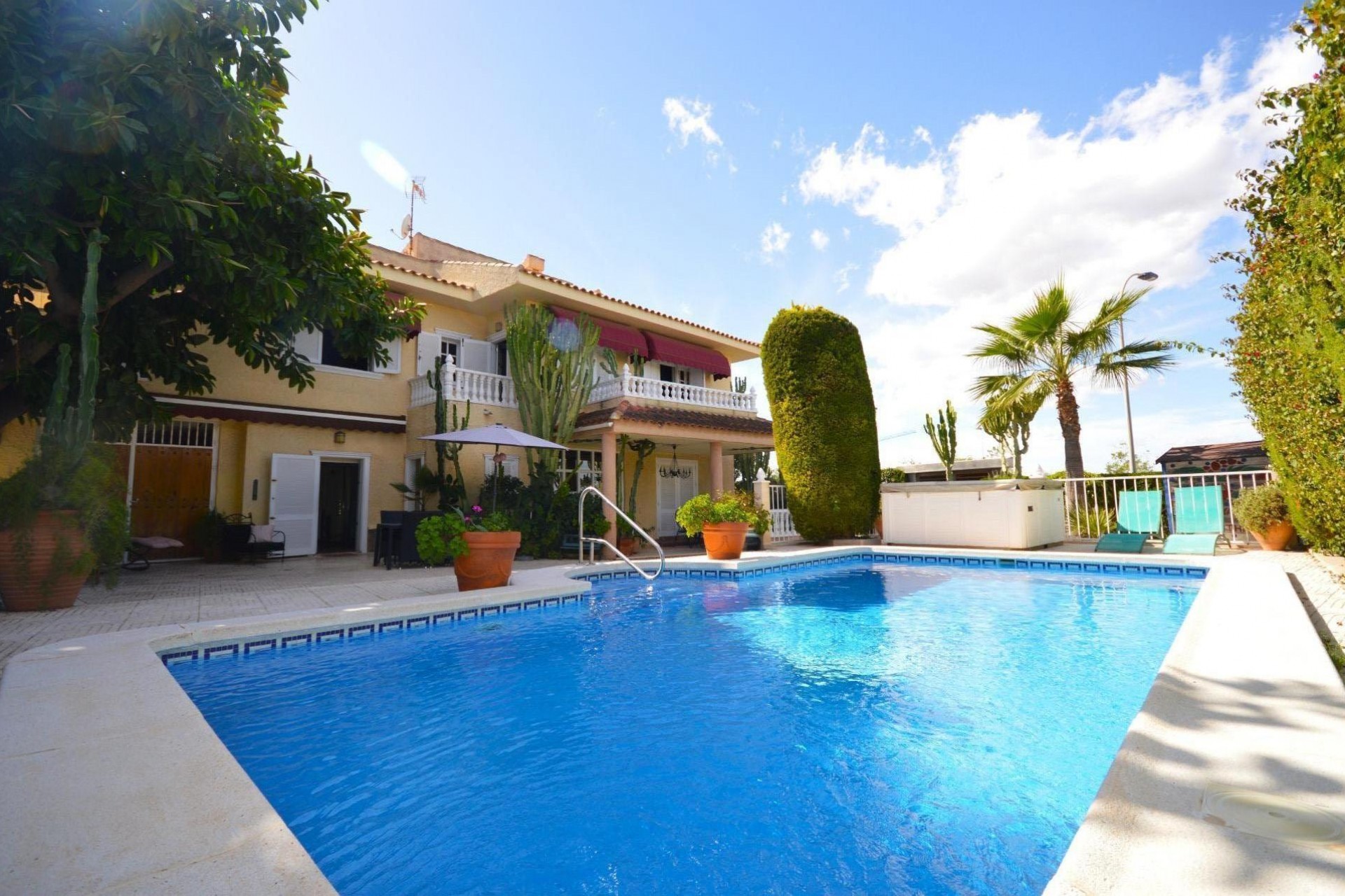 Segunda mano - Chalet -
Torrevieja - La veleta