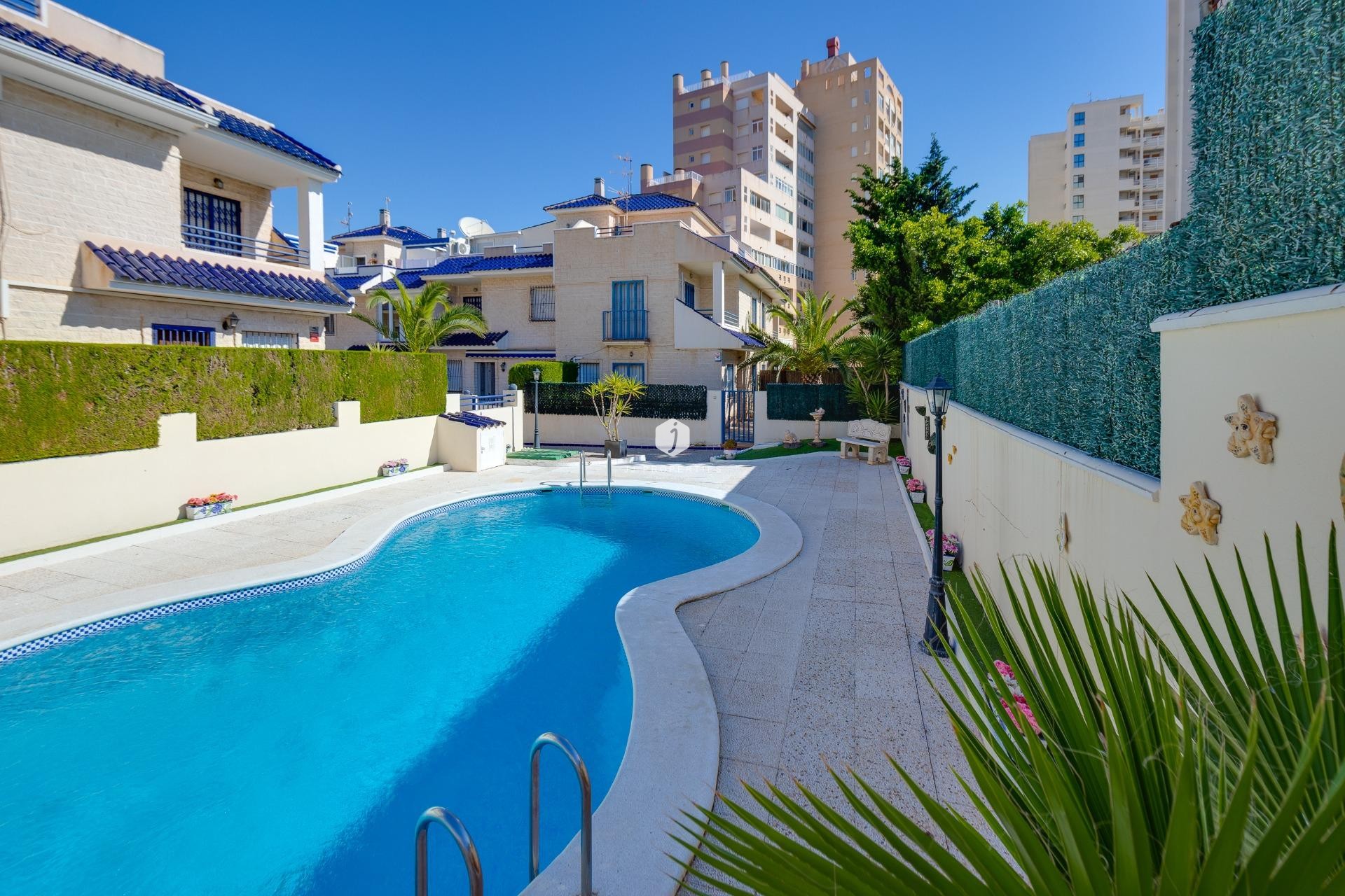 Segunda mano - Chalet -
Torrevieja - La veleta