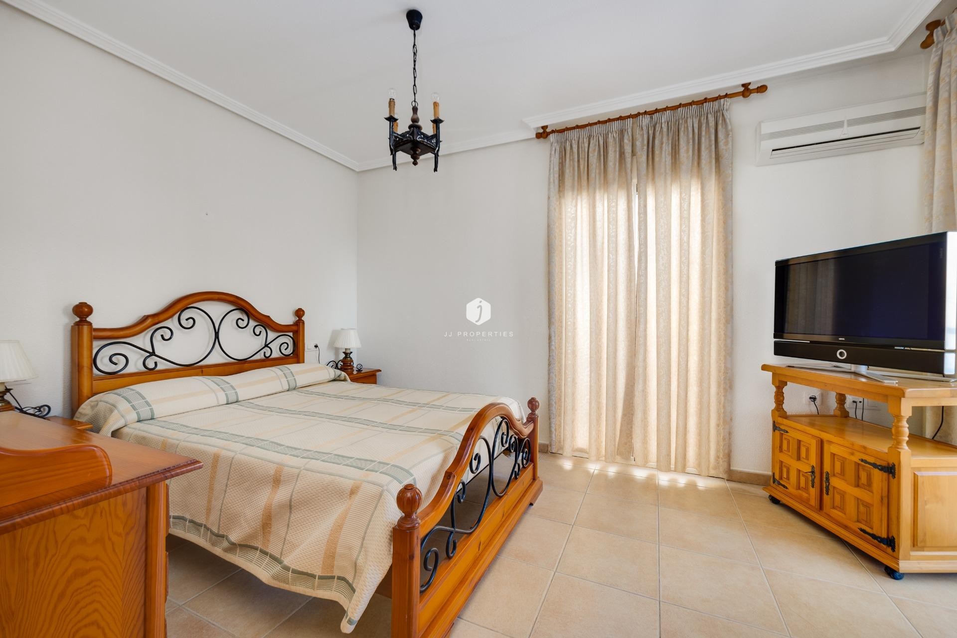 Segunda mano - Chalet -
Torrevieja - La veleta