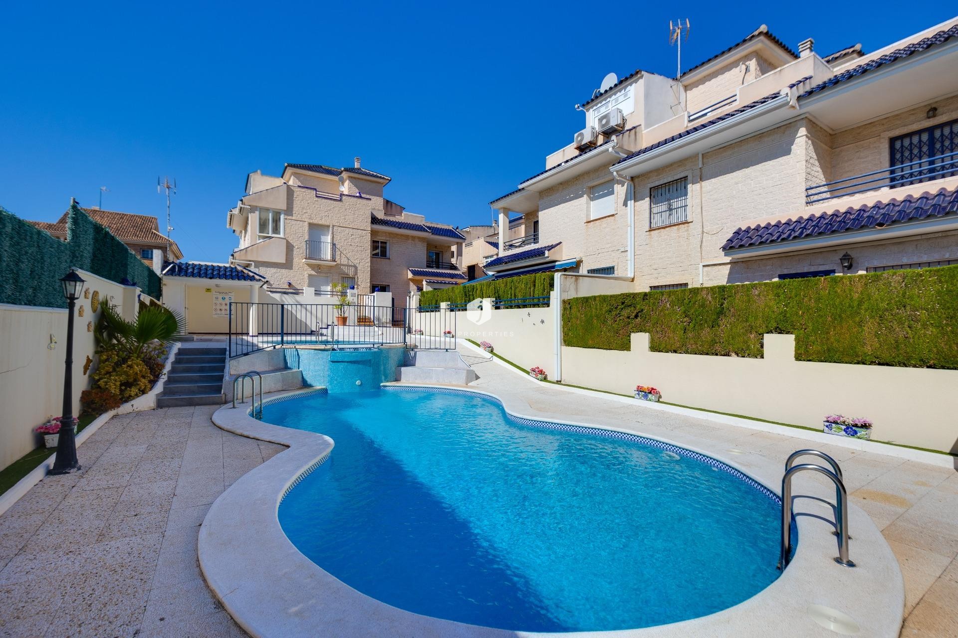 Segunda mano - Chalet -
Torrevieja - La veleta