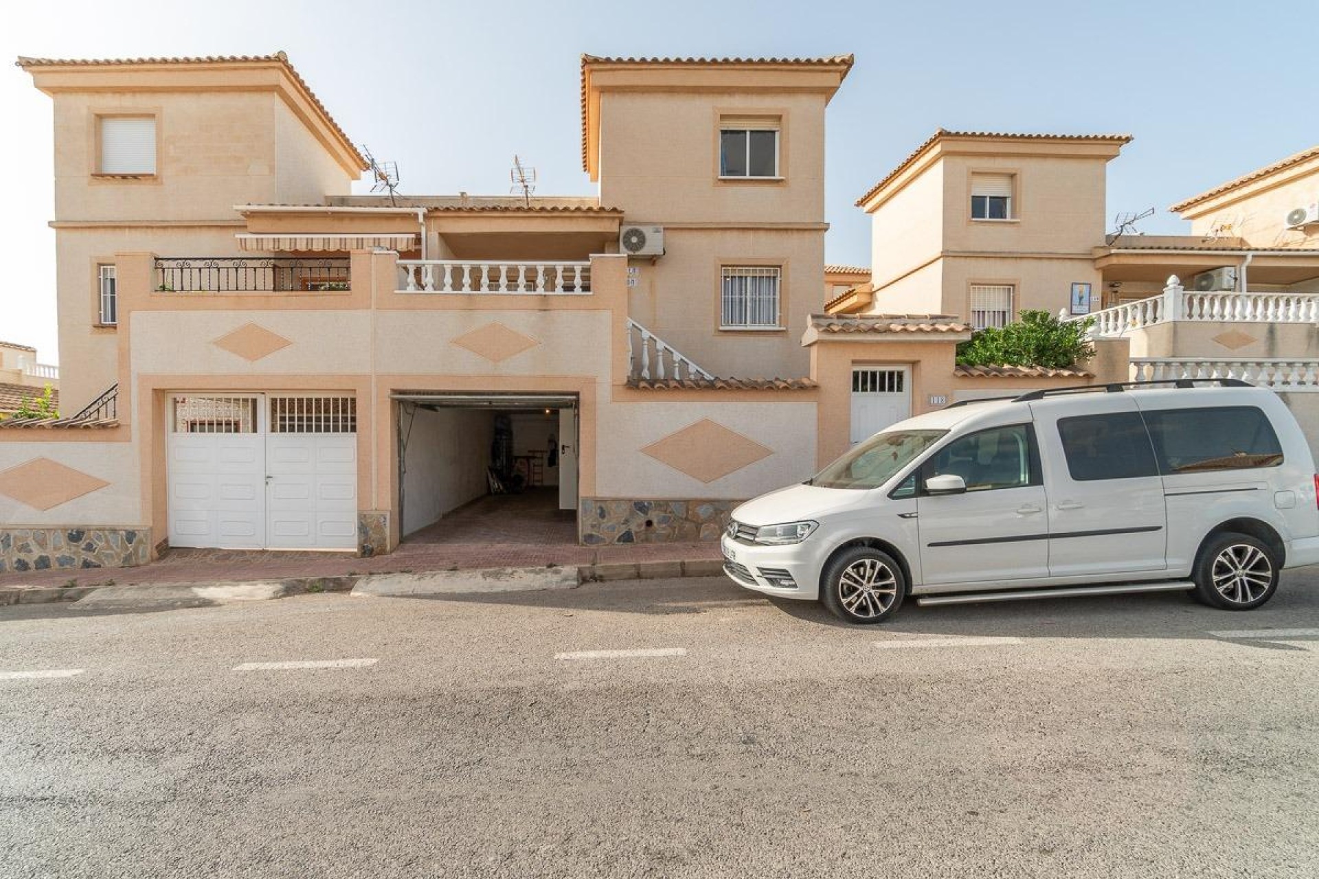 Segunda mano - Chalet -
Torrevieja - Los altos