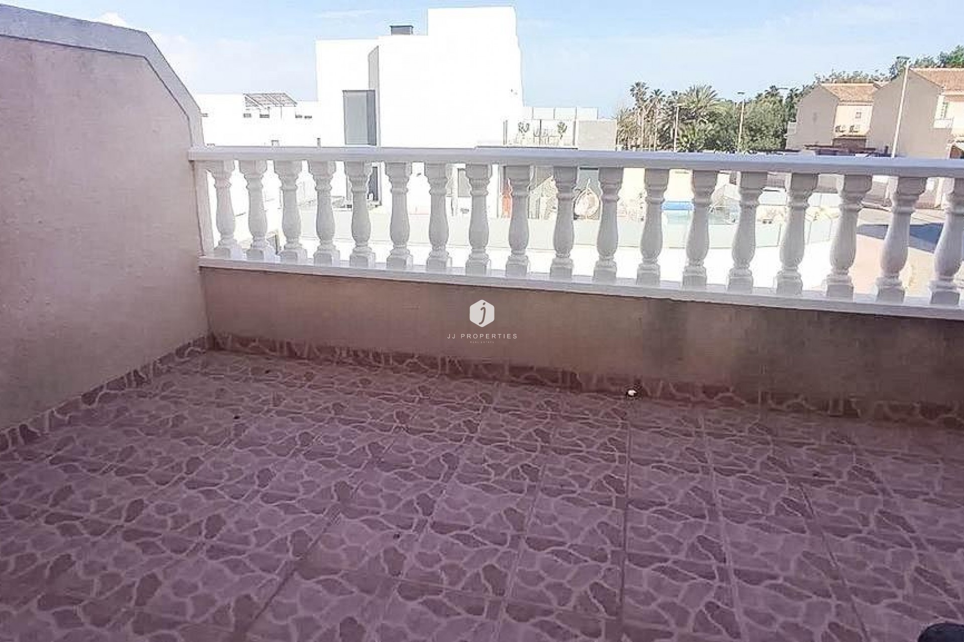 Segunda mano - Chalet -
Torrevieja - Los altos