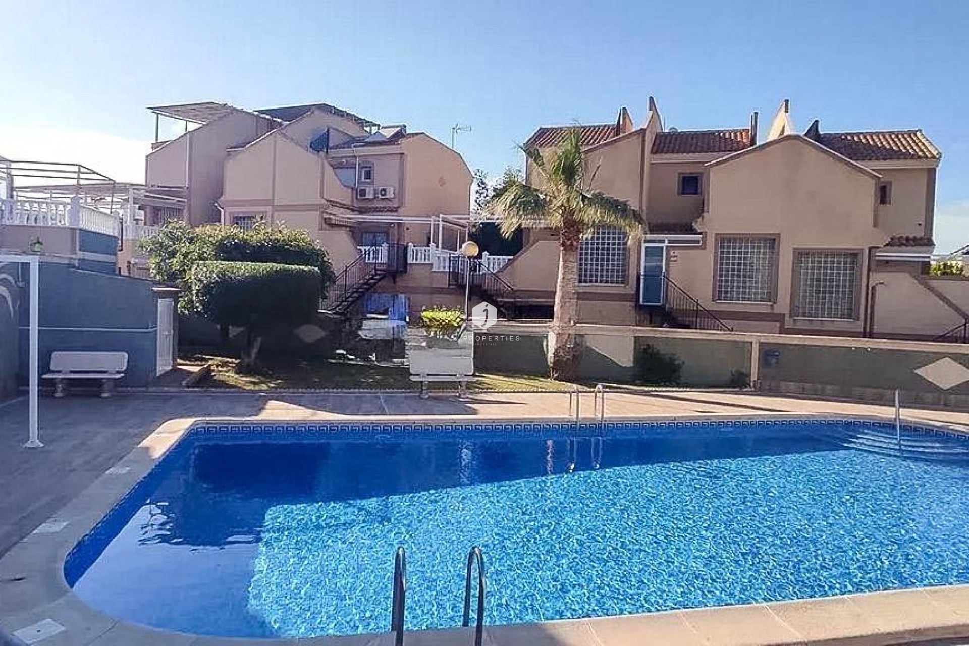Segunda mano - Chalet -
Torrevieja - Los altos