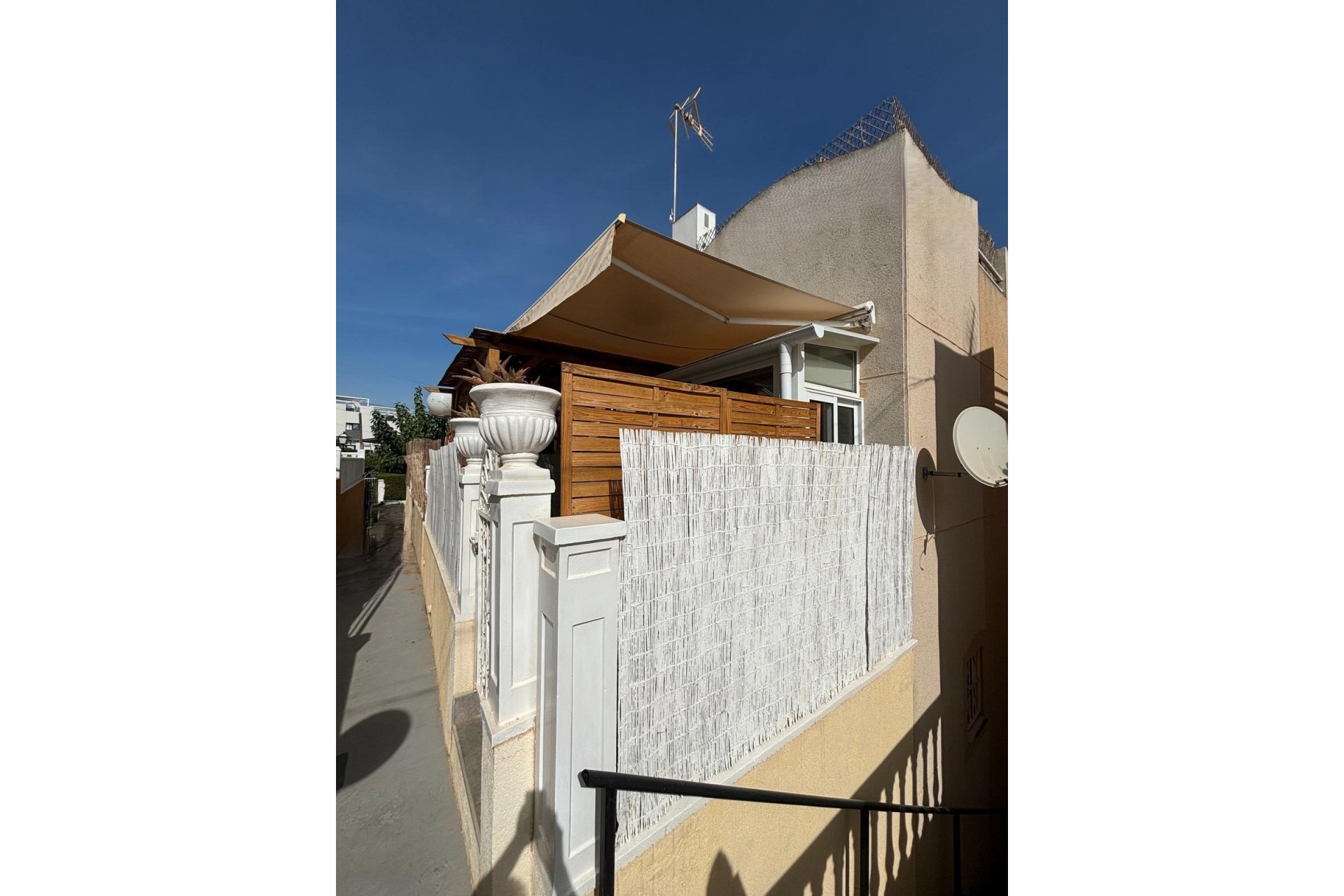 Segunda mano - Chalet -
Torrevieja - Los Balcones