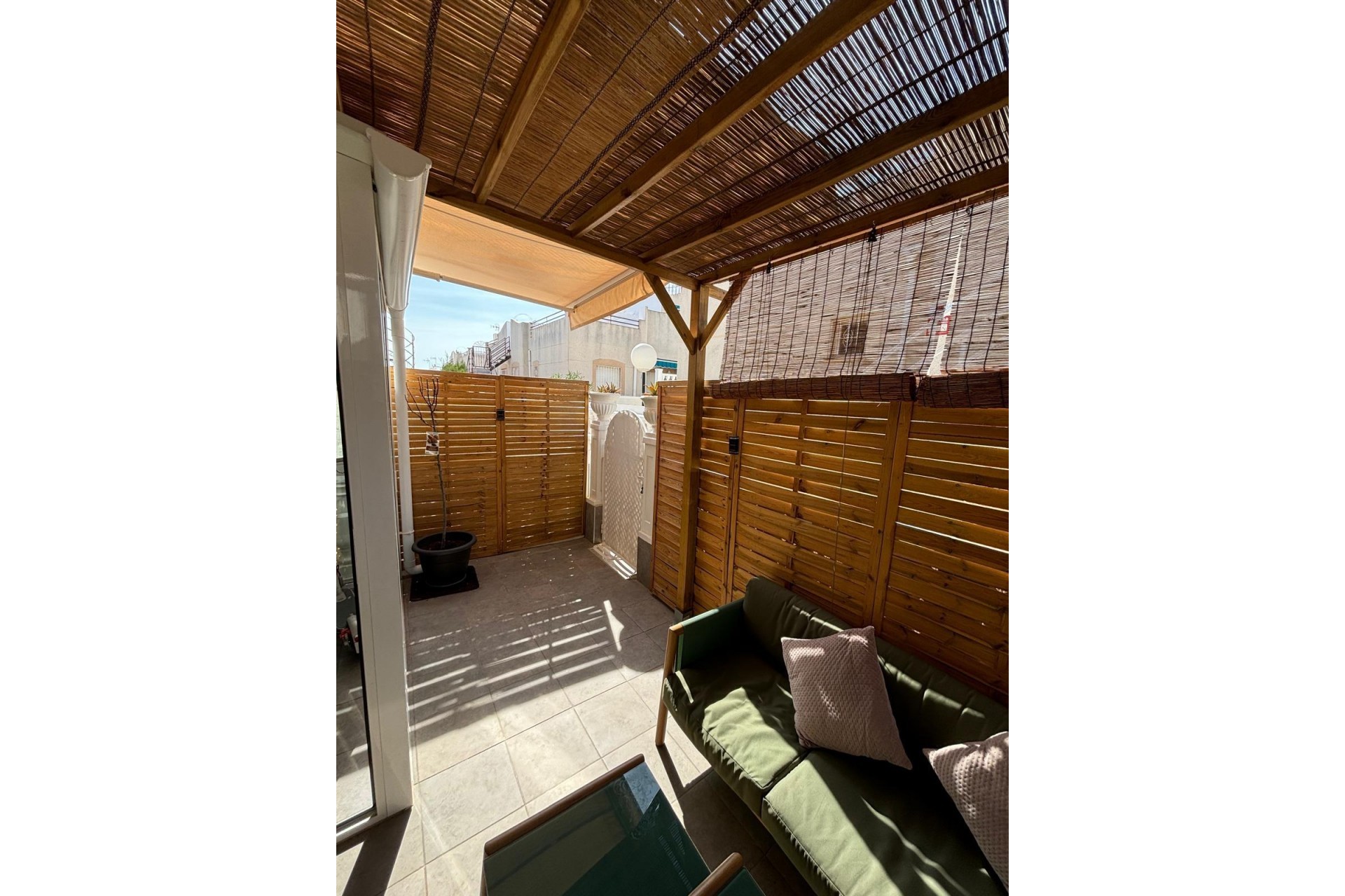 Segunda mano - Chalet -
Torrevieja - Los Balcones