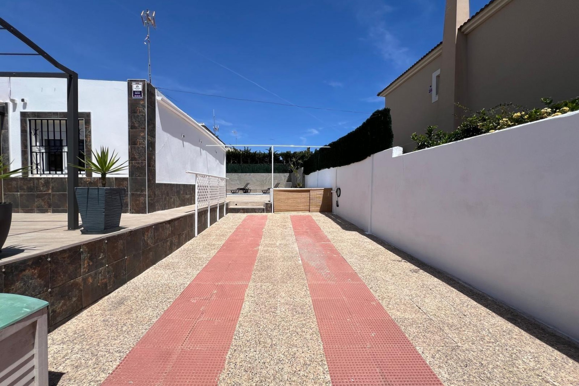 Segunda mano - Chalet -
Torrevieja - Los Balcones