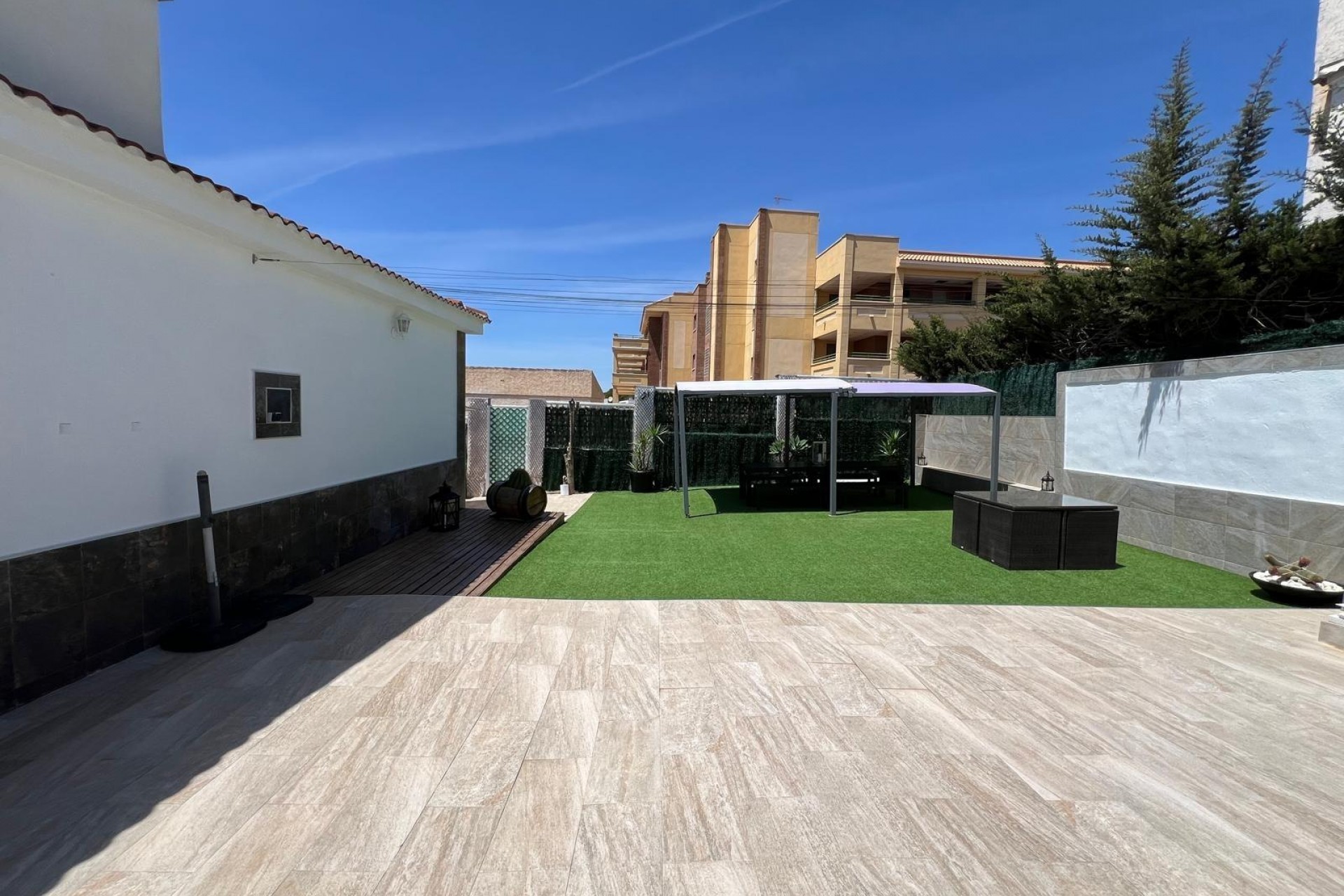 Segunda mano - Chalet -
Torrevieja - Los Balcones