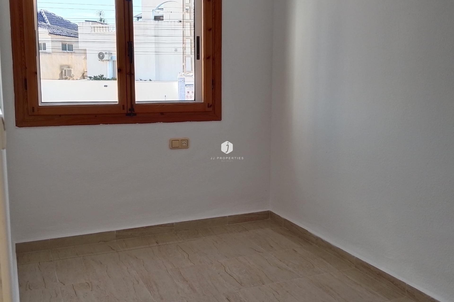 Segunda mano - Chalet -
Torrevieja - Los Balcones