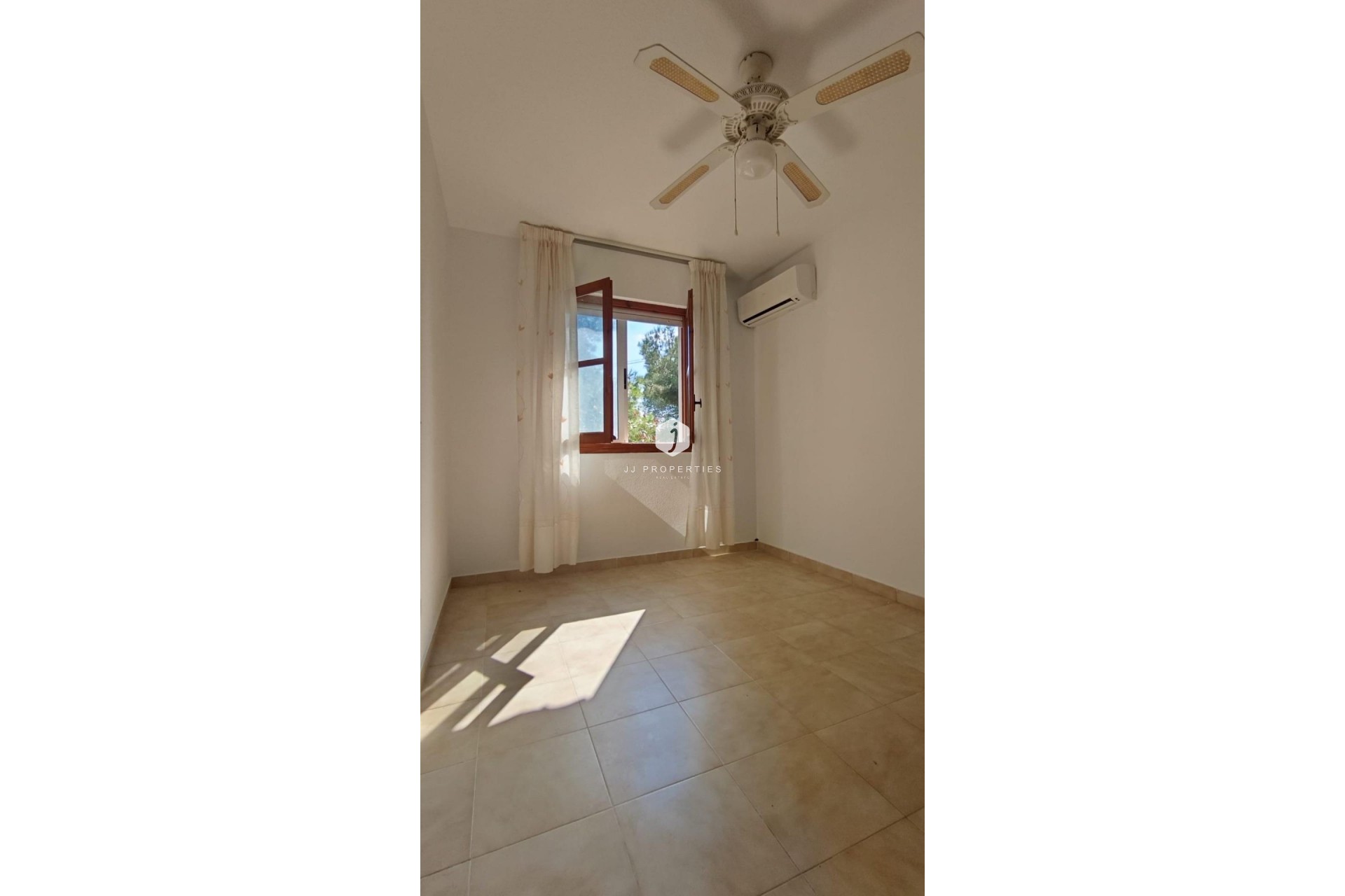 Segunda mano - Chalet -
Torrevieja - Los Balcones