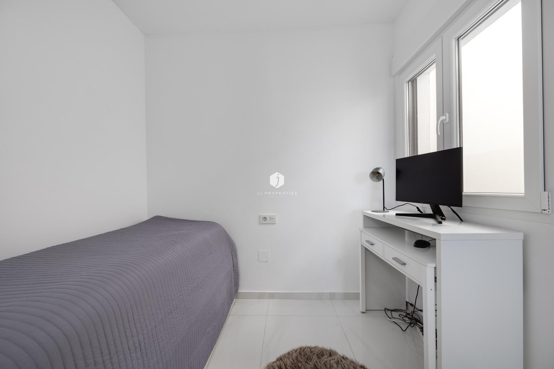 Segunda mano - Chalet -
Torrevieja - Los Balcones