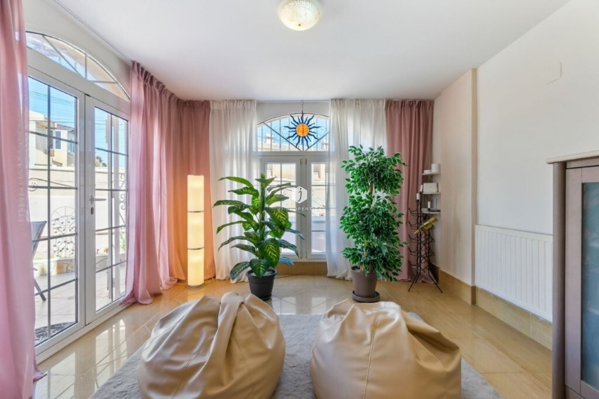 Segunda mano - Chalet -
Torrevieja - Los Frutales/ La Rosaleda