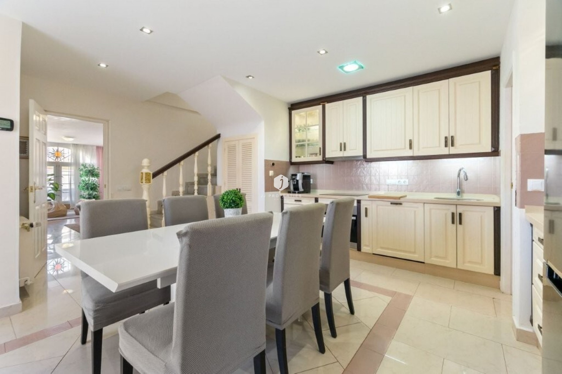 Segunda mano - Chalet -
Torrevieja - Los Frutales/ La Rosaleda