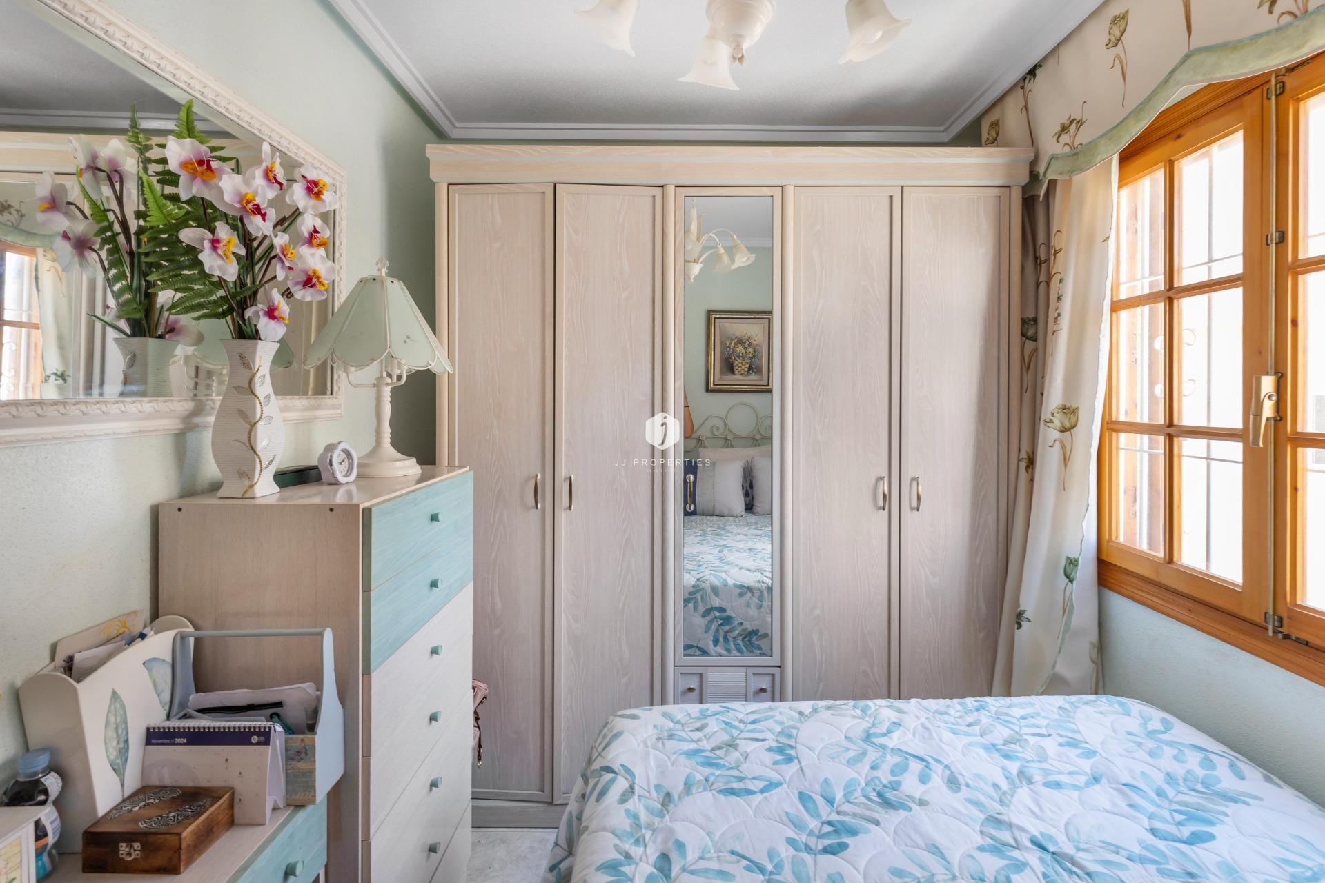 Segunda mano - Chalet -
Torrevieja - Los Frutales