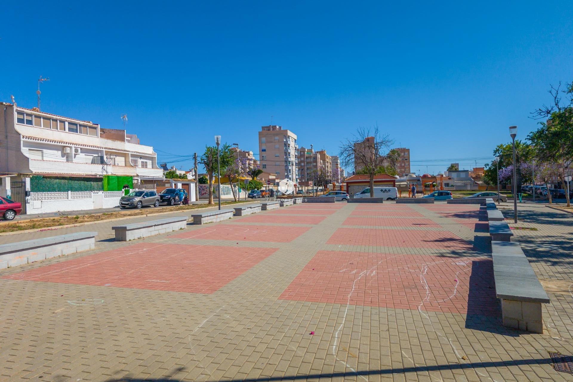Segunda mano - Chalet -
Torrevieja - Nueva Torrevieja