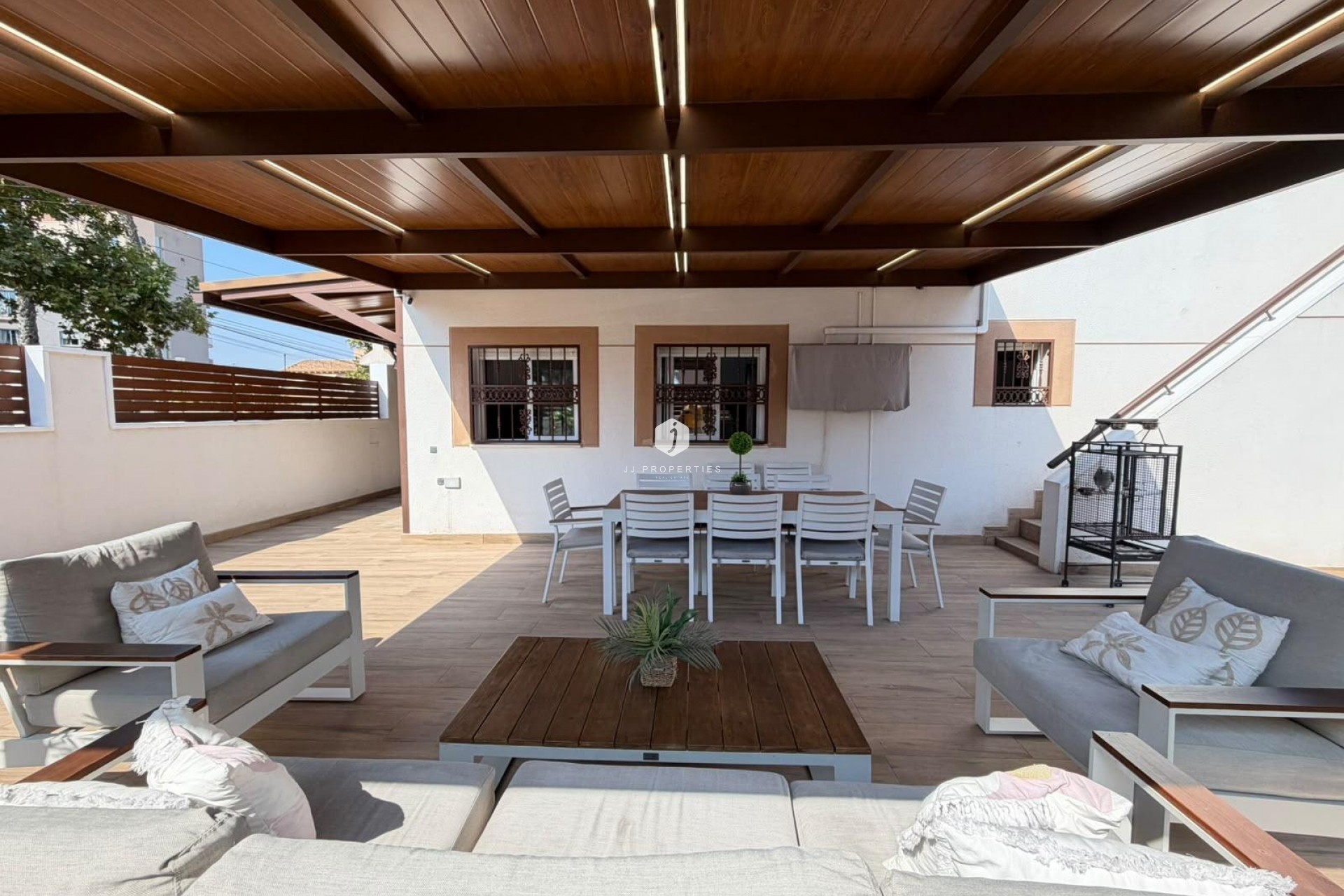 Segunda mano - Chalet -
Torrevieja - Nueva Torrevieja