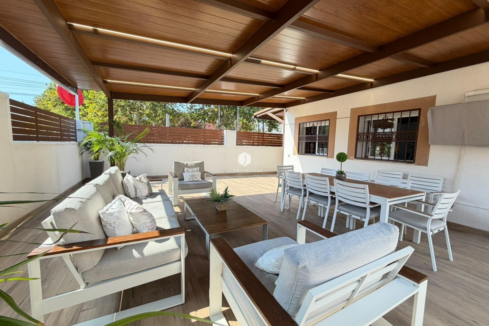 Segunda mano - Chalet -
Torrevieja - Nueva Torrevieja