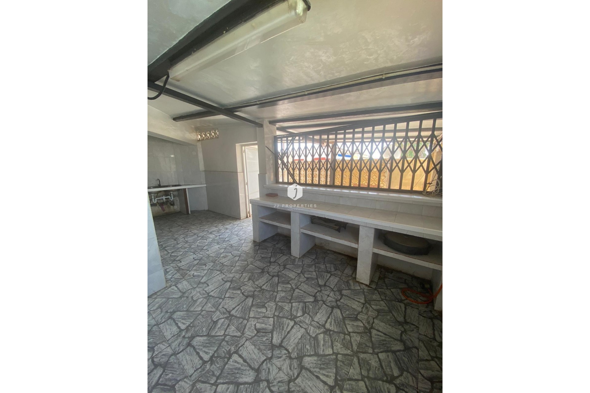 Segunda mano - Chalet -
Torrevieja - Parque Acuático - Sector 25