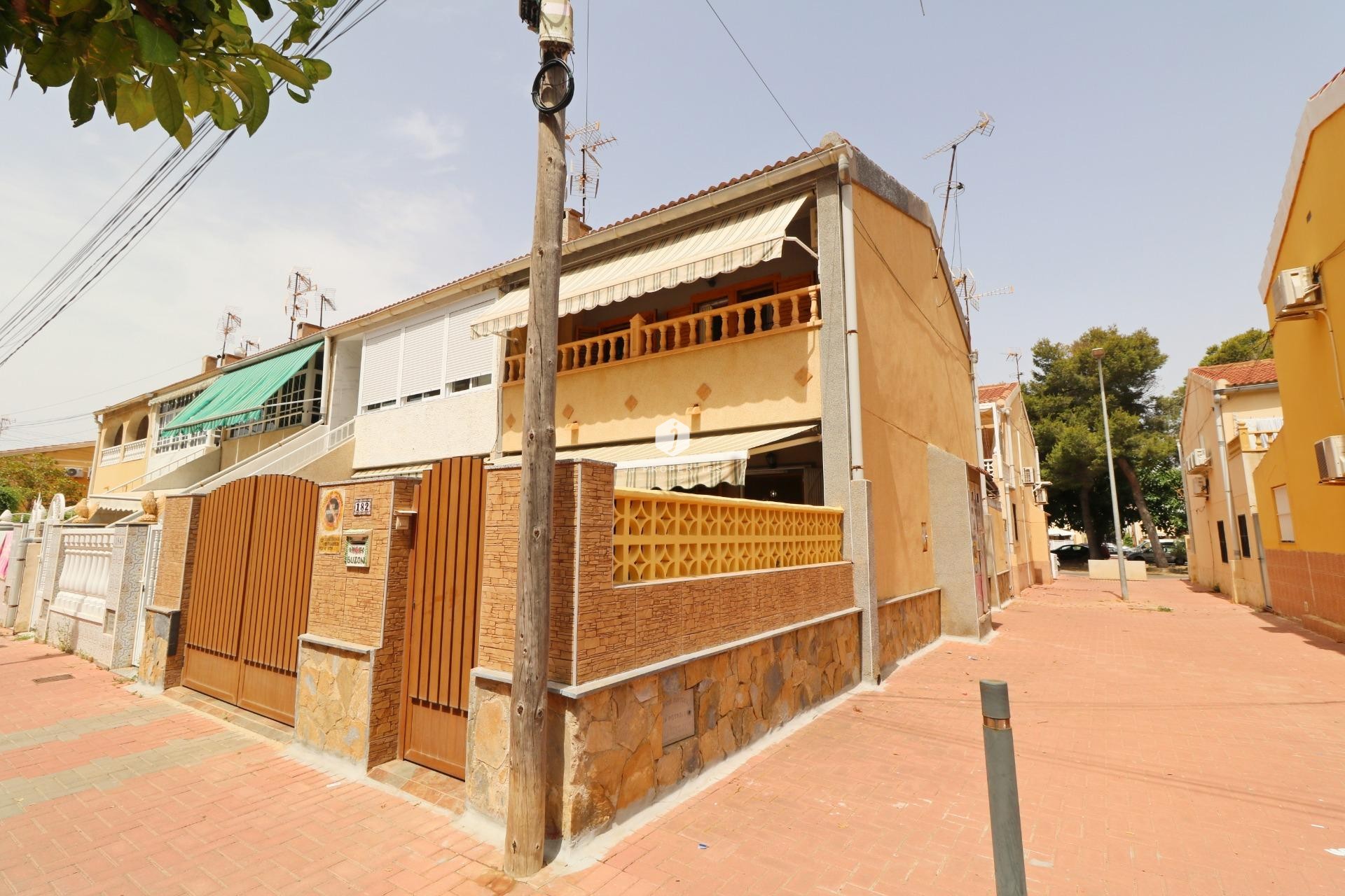 Segunda mano - Chalet -
Torrevieja - Playa de los Naufragos