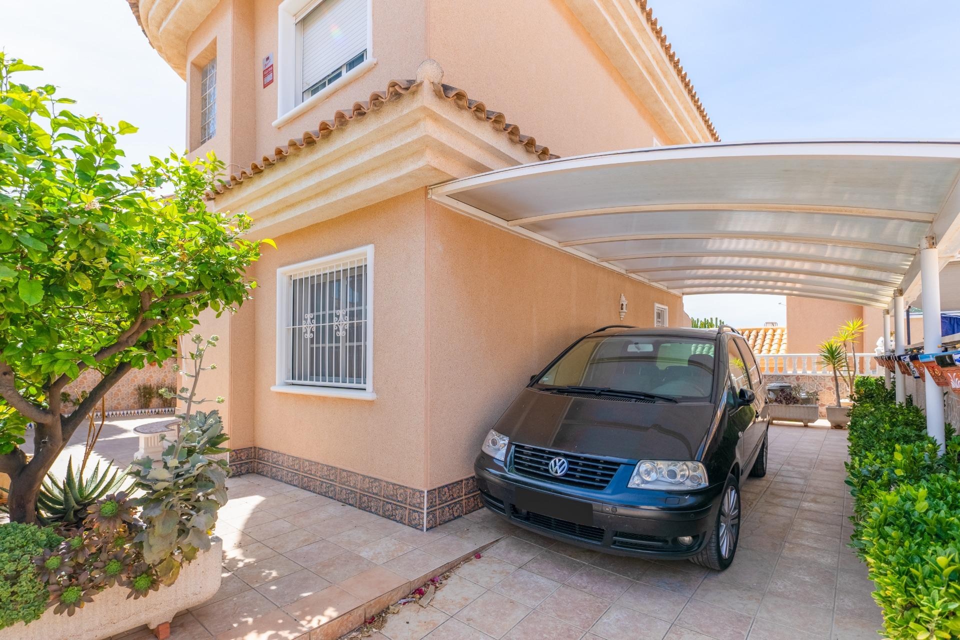 Segunda mano - Chalet -
Torrevieja - Punta prima