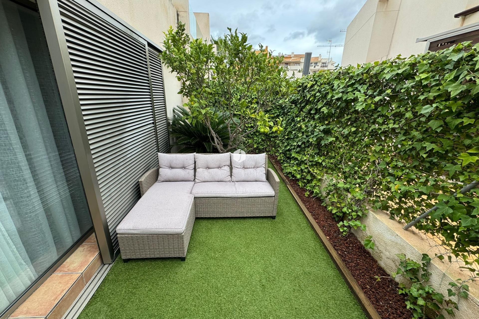 Segunda mano - Chalet -
Torrevieja - Punta prima