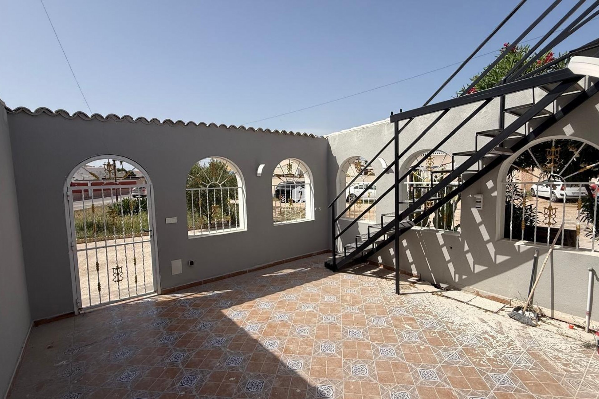 Segunda mano - Chalet -
Torrevieja - Torreta Florida